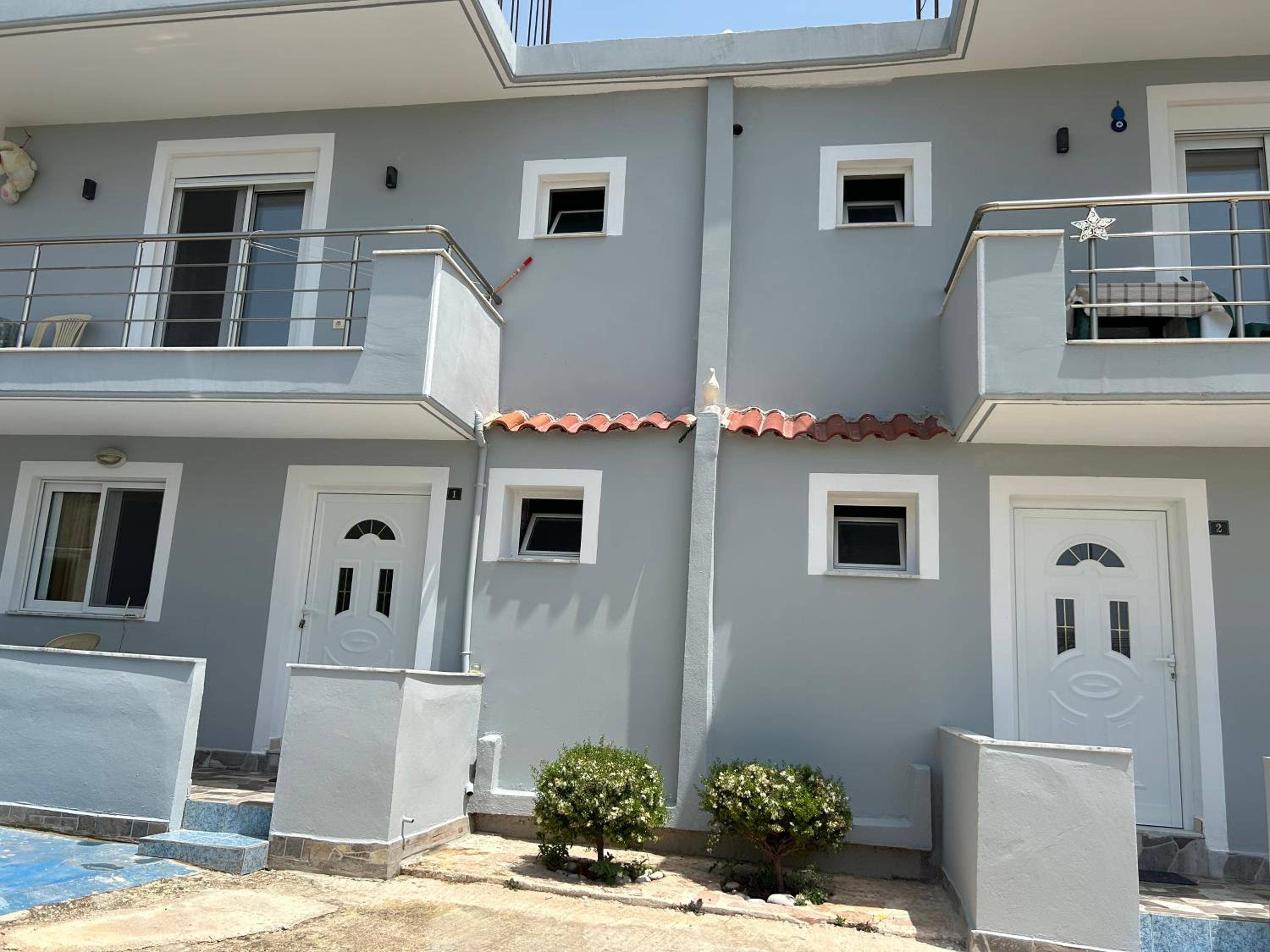Eri Rooms