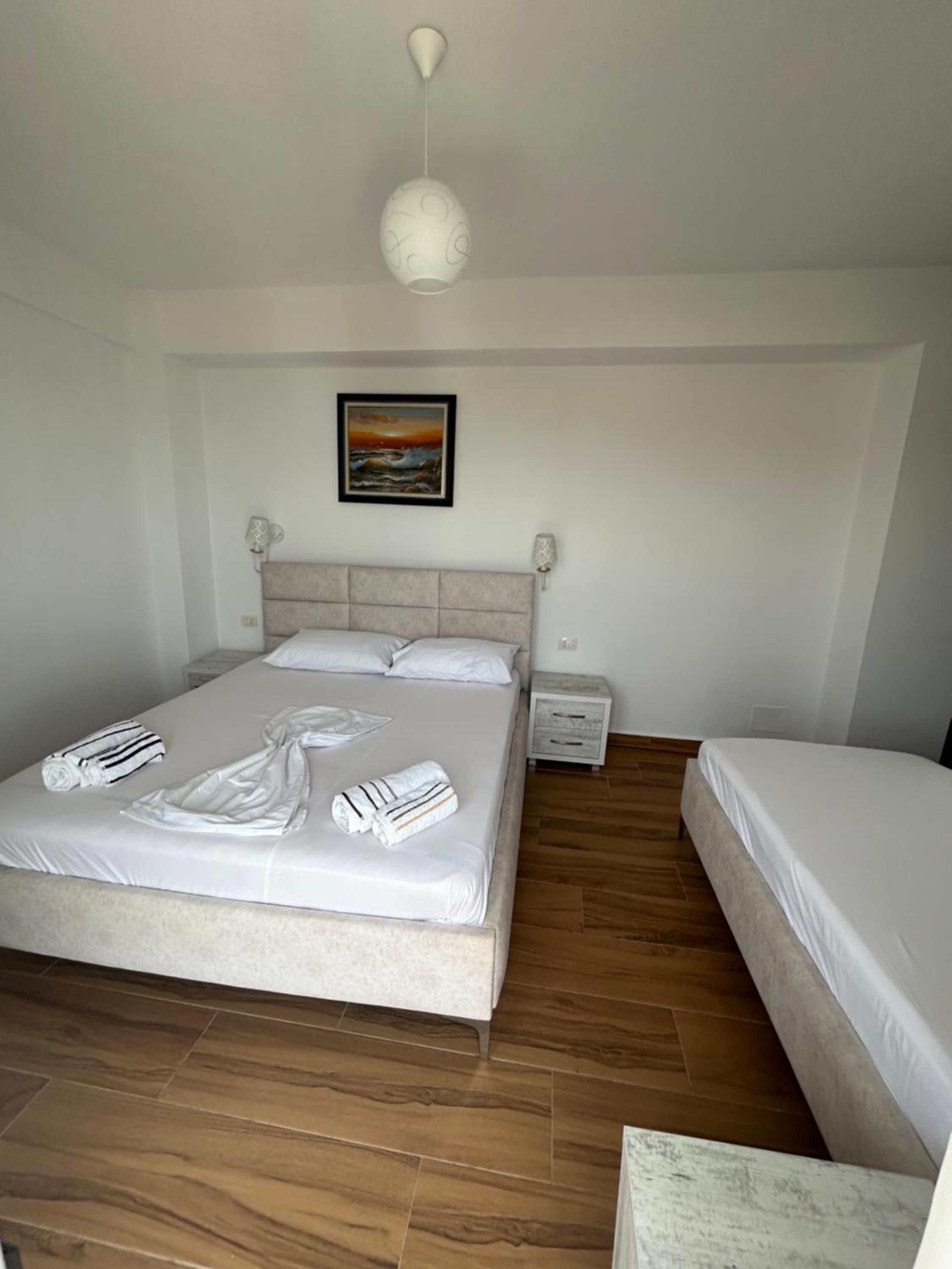 Eri Rooms