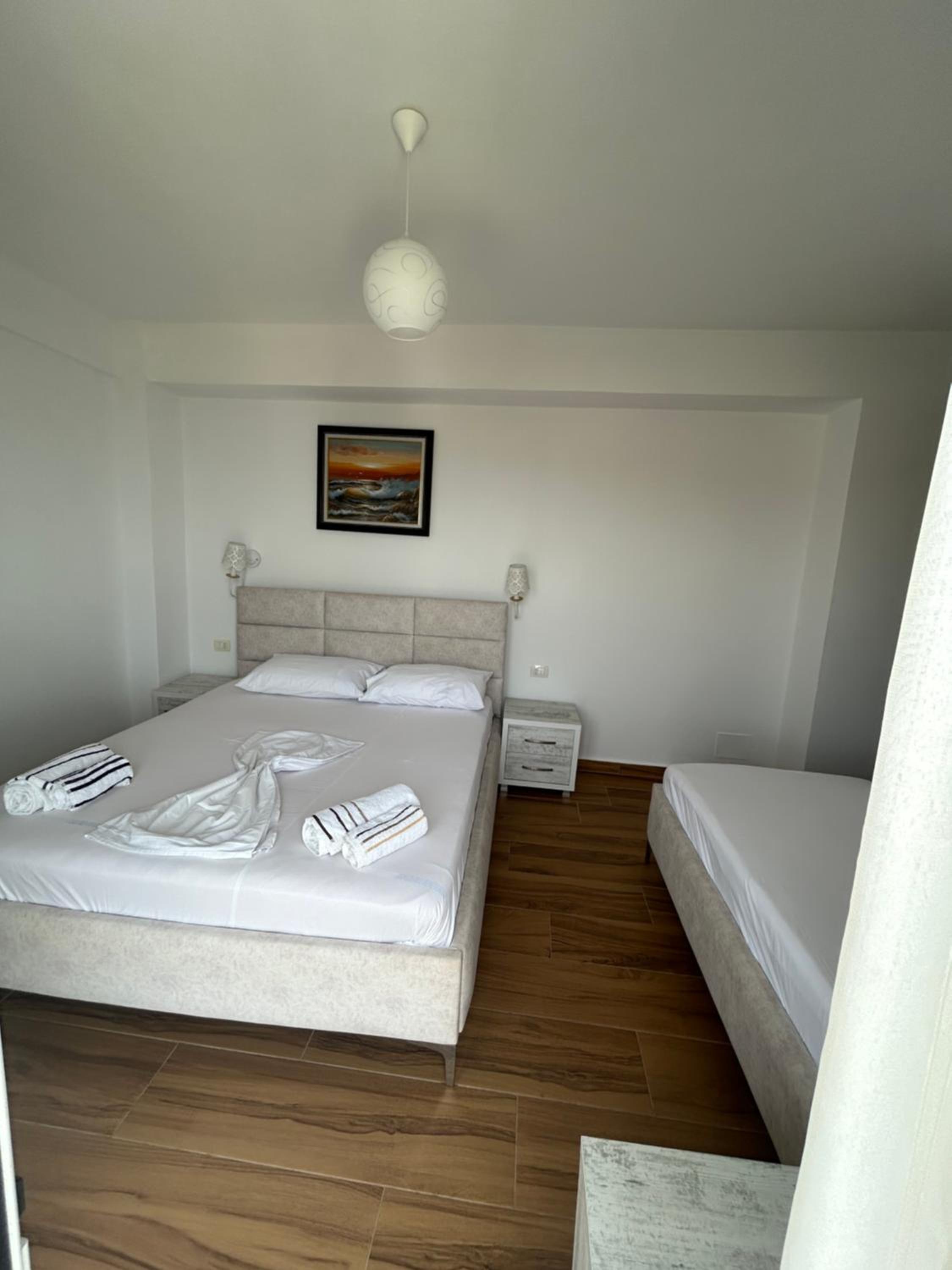 Eri Rooms