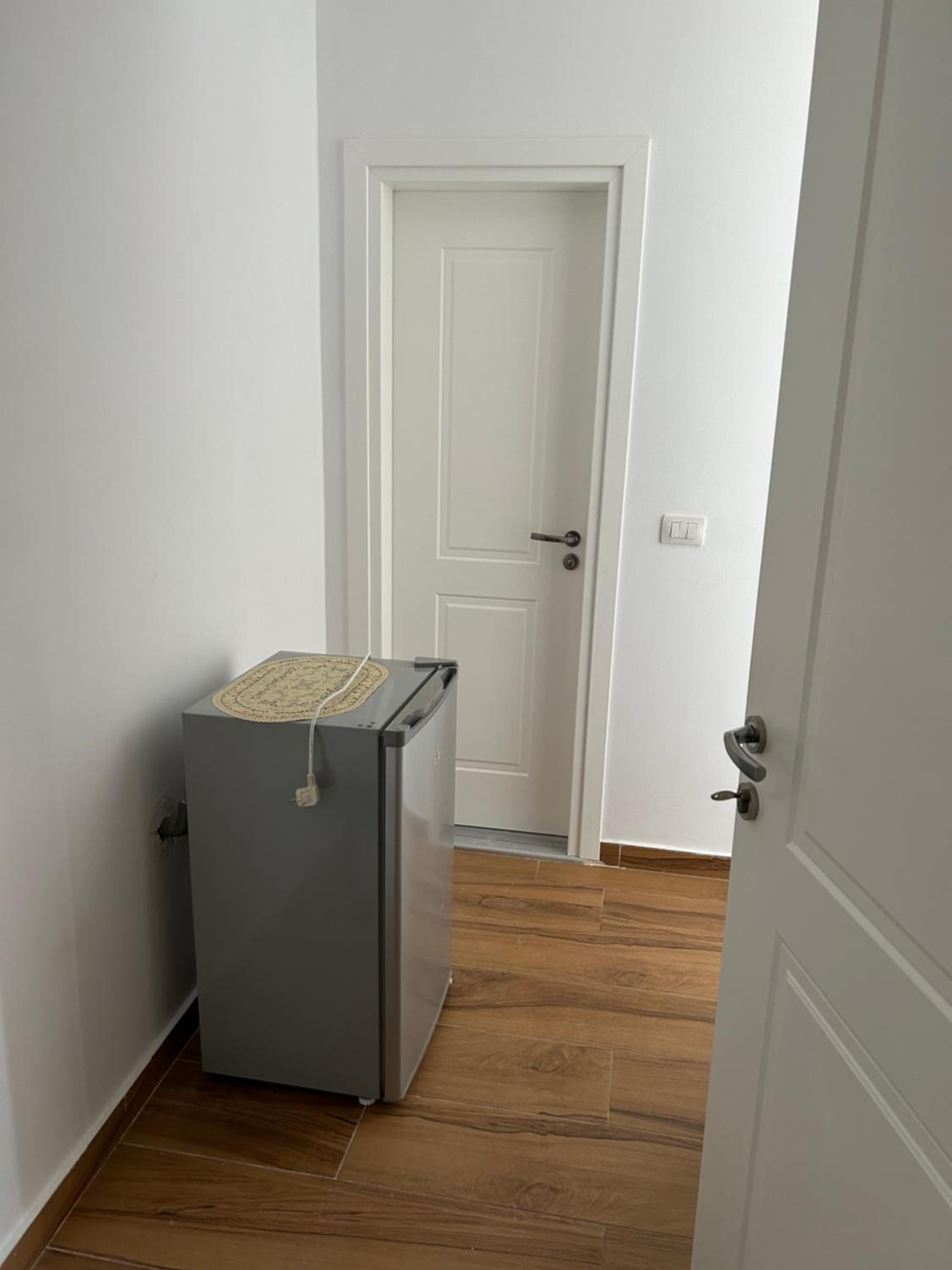 Eri Rooms