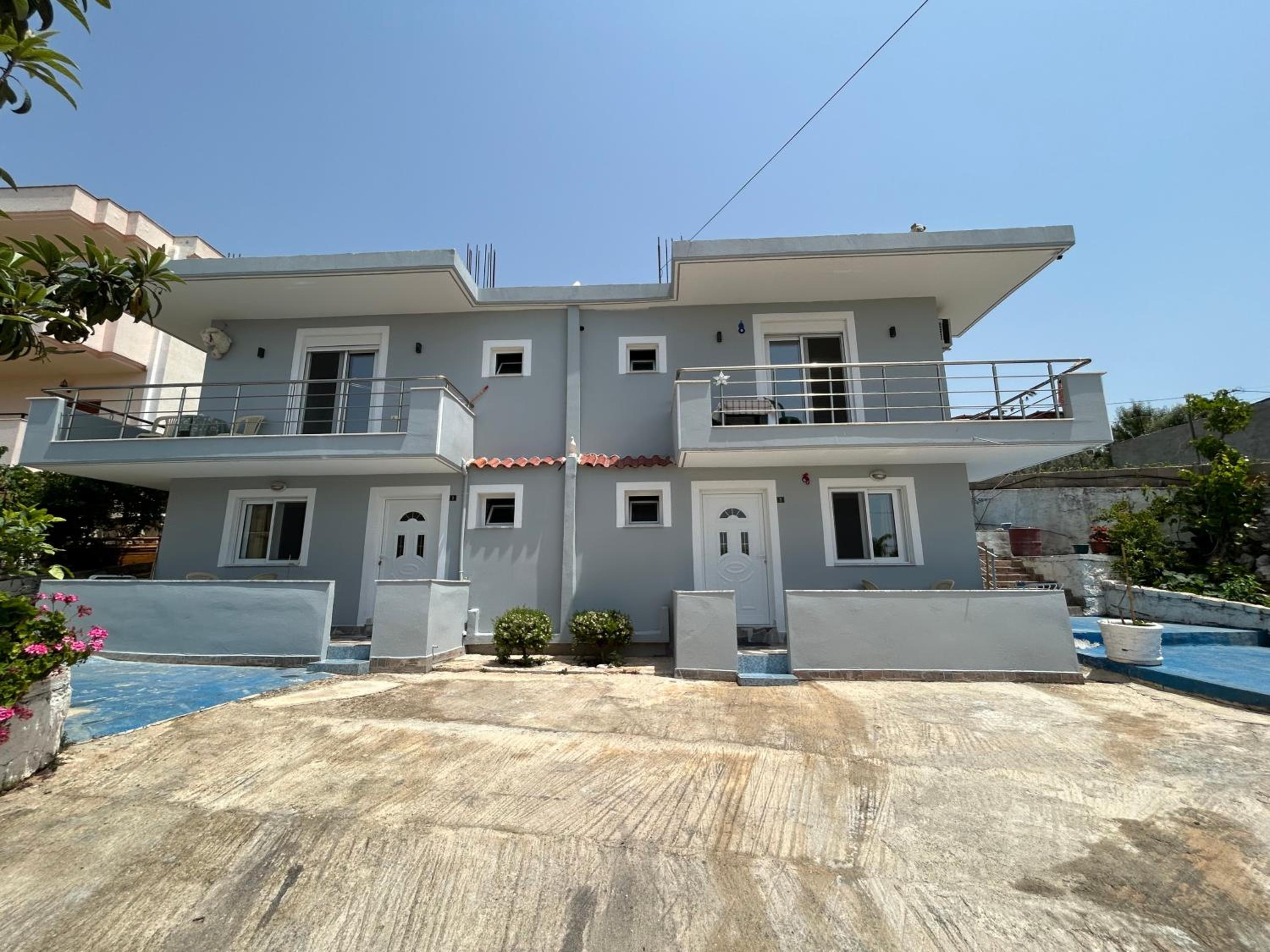 Eri Rooms