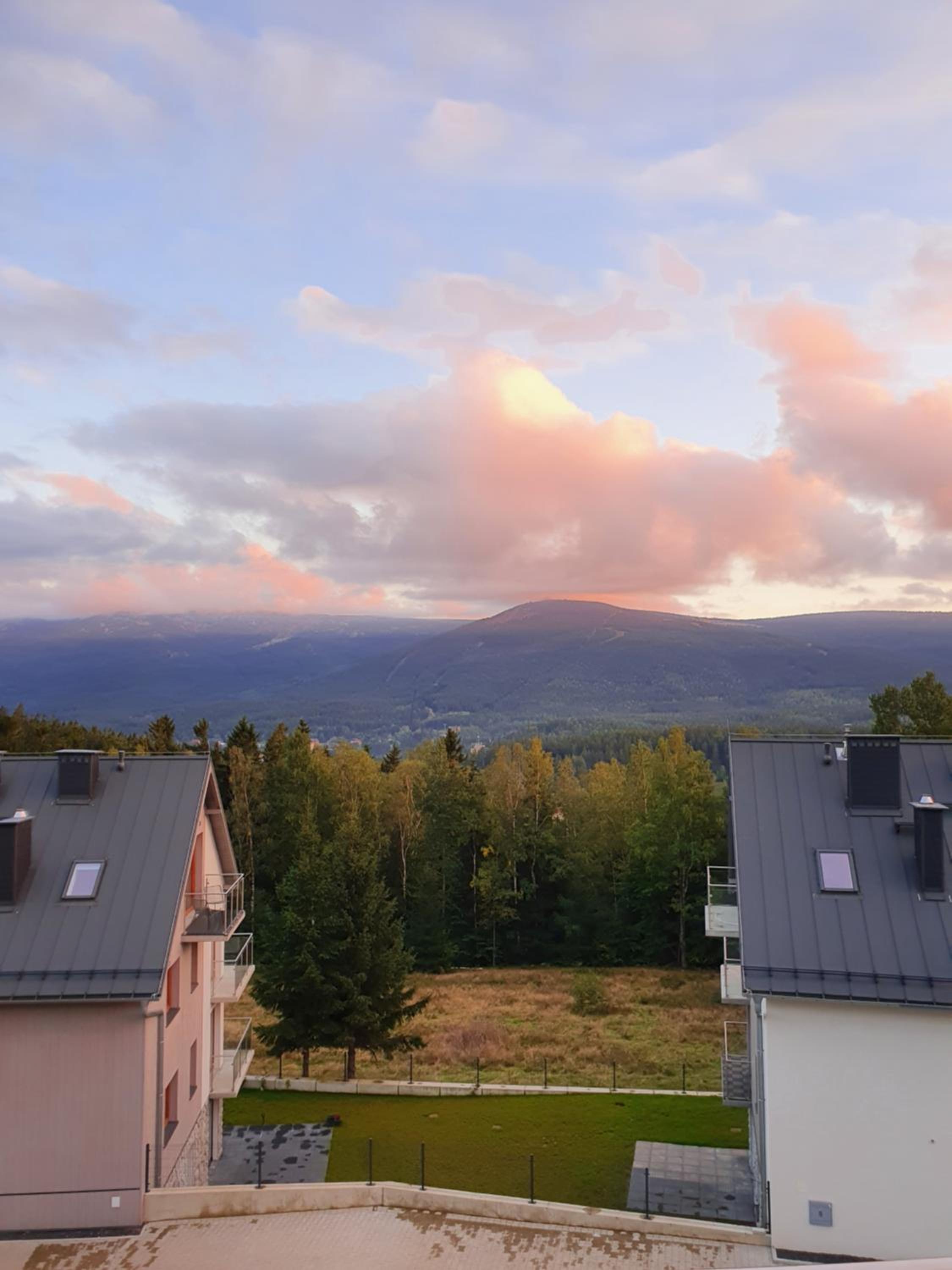 Apartament Wrzosówka z widokiem na góry view 2