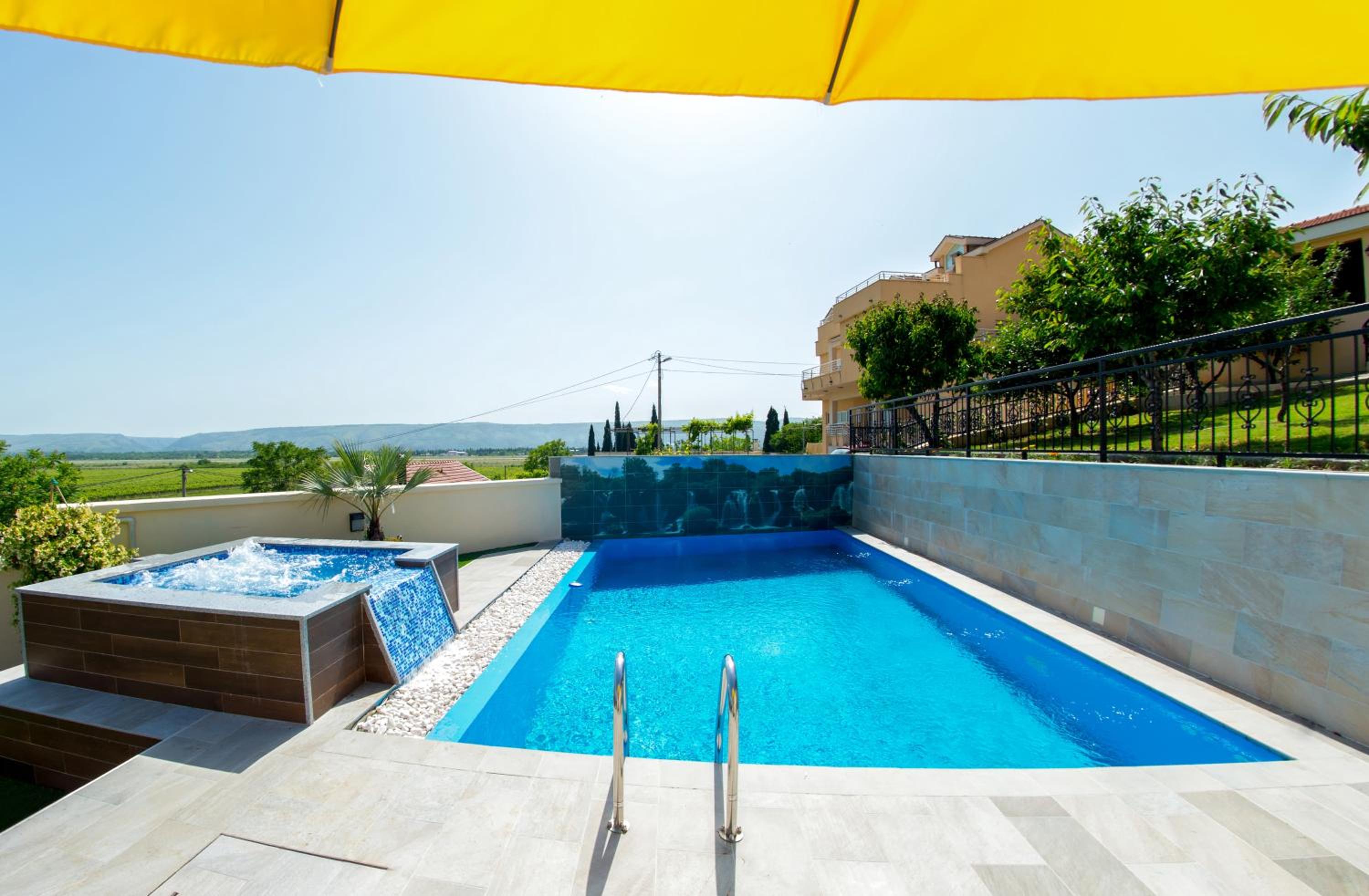 Luxury Villa with Private Pool and Jacuzzi