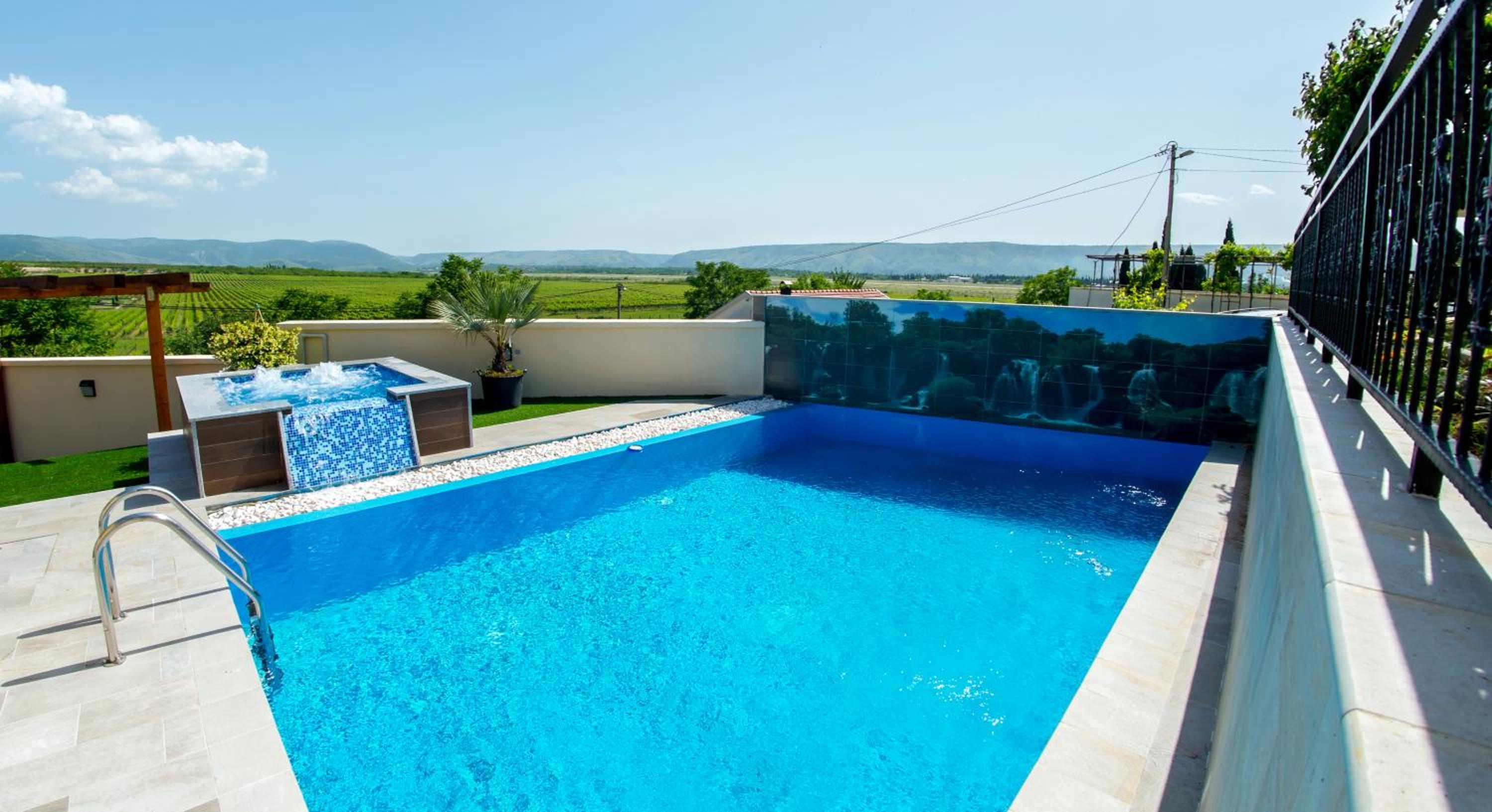 Luxury Villa with Private Pool and Jacuzzi