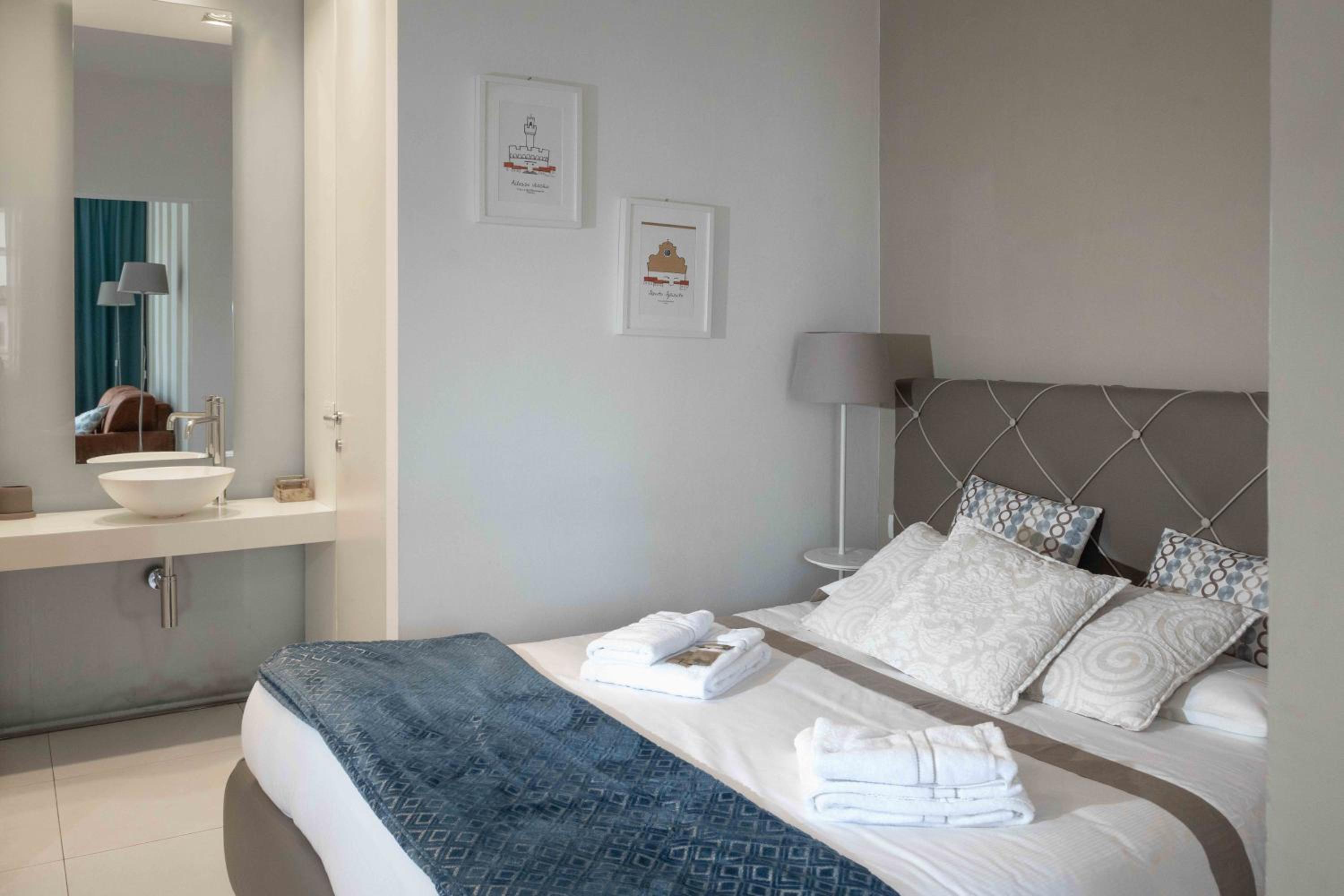 Locanda dei Poeti Rooms & Apartments