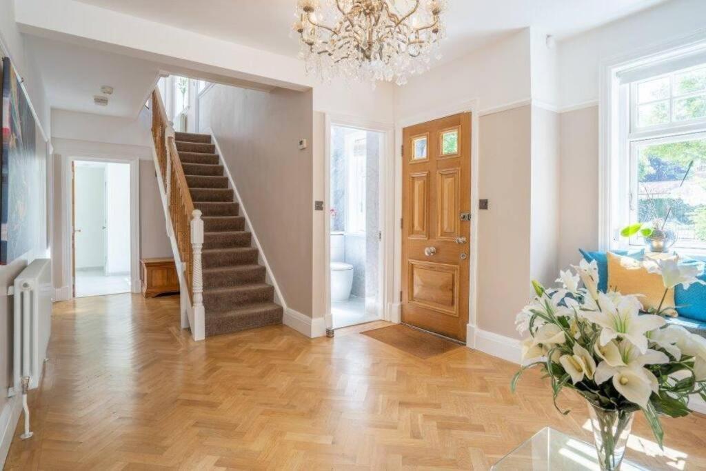 Luxury 8 bedroom home with leisure wing view 2