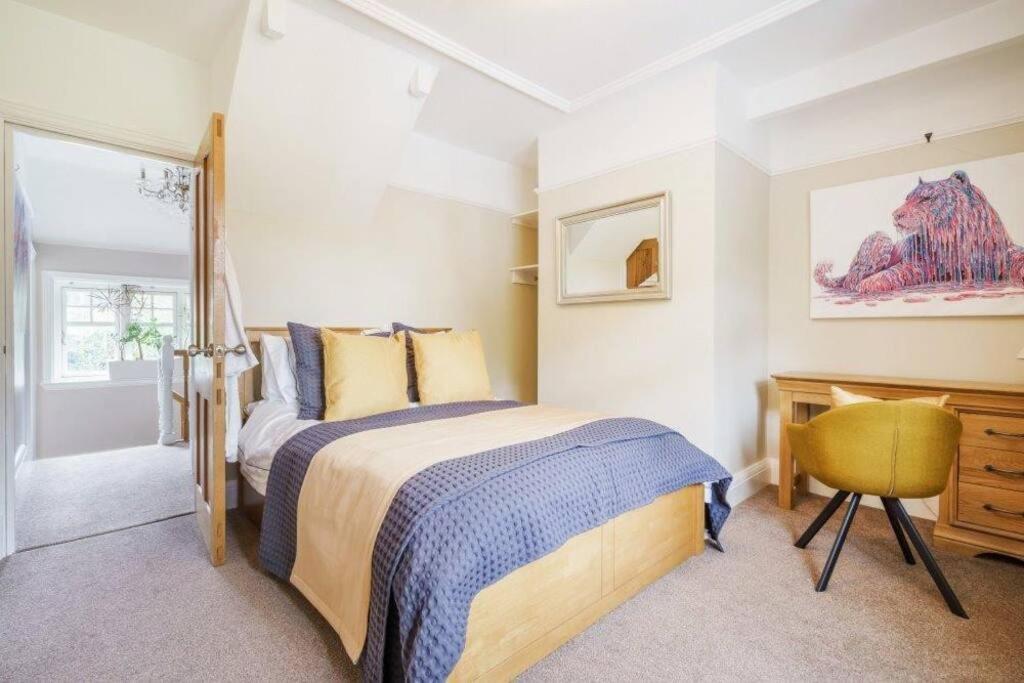 Luxury 8 bedroom home with leisure wing view 4