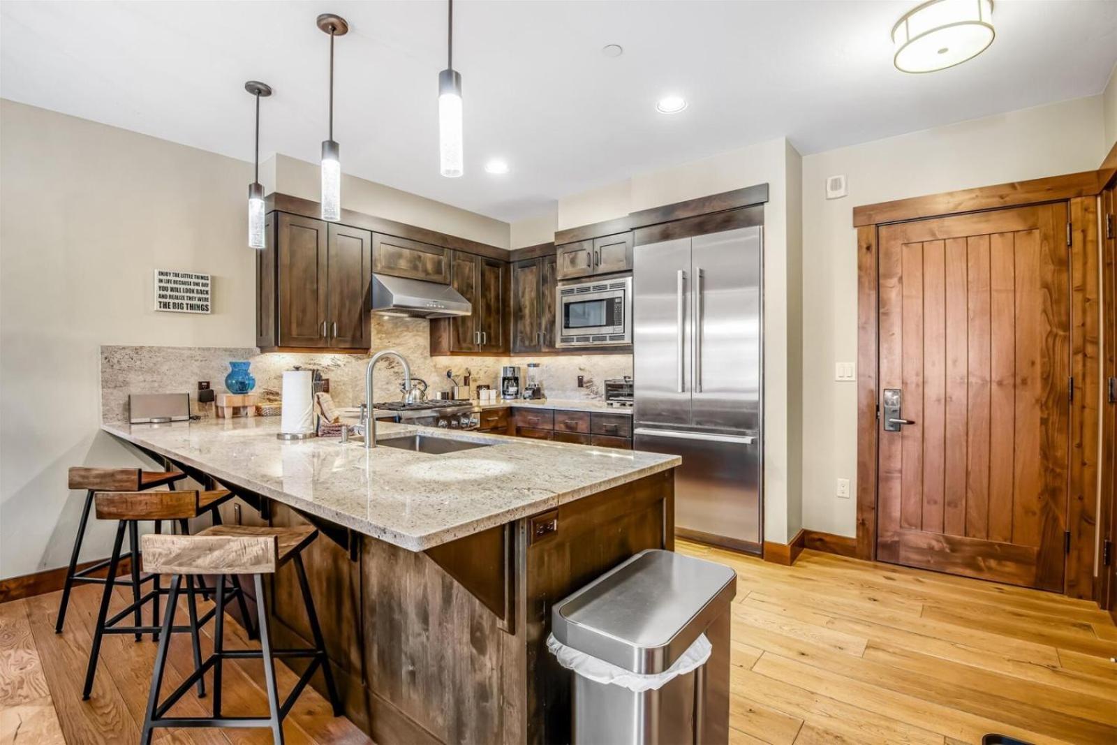 One Bedroom Luxury Condo On Main Street In Downtown Breckenridge view 4