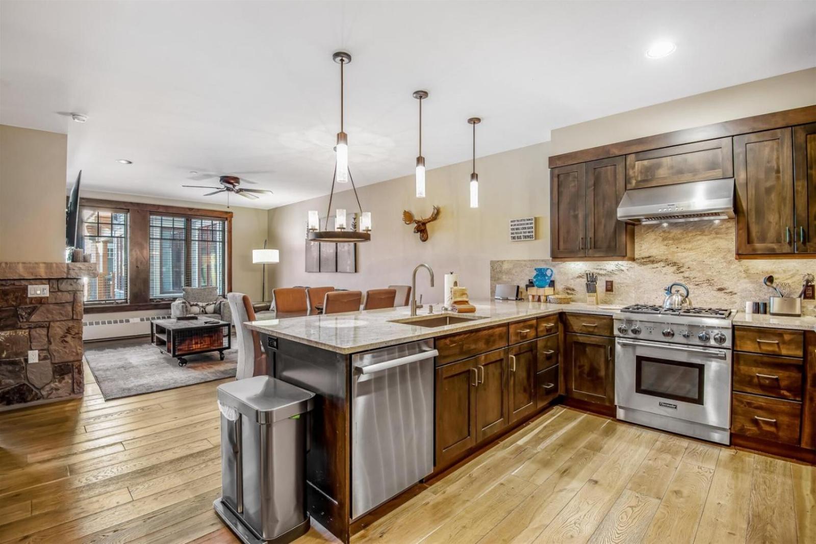 One Bedroom Luxury Condo On Main Street In Downtown Breckenridge view 5