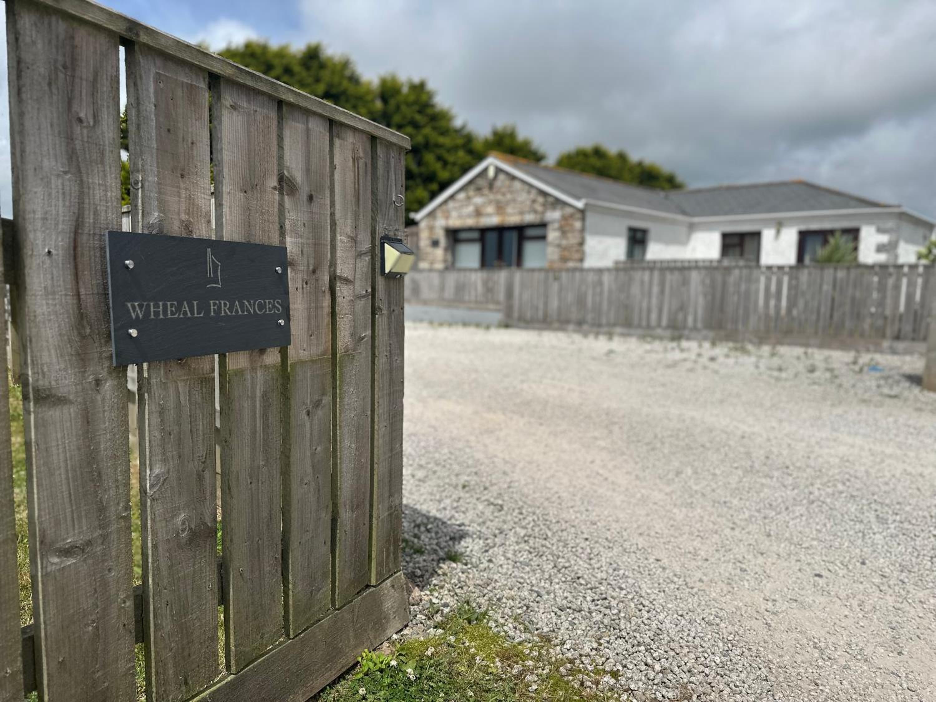 Hotel Wheal Frances-Beautifully Fitted Bungalow Helston Cornwall - Image 1