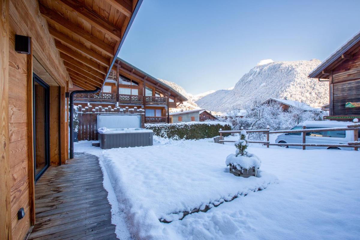 Simply Morzine - Chalet Stade view 4
