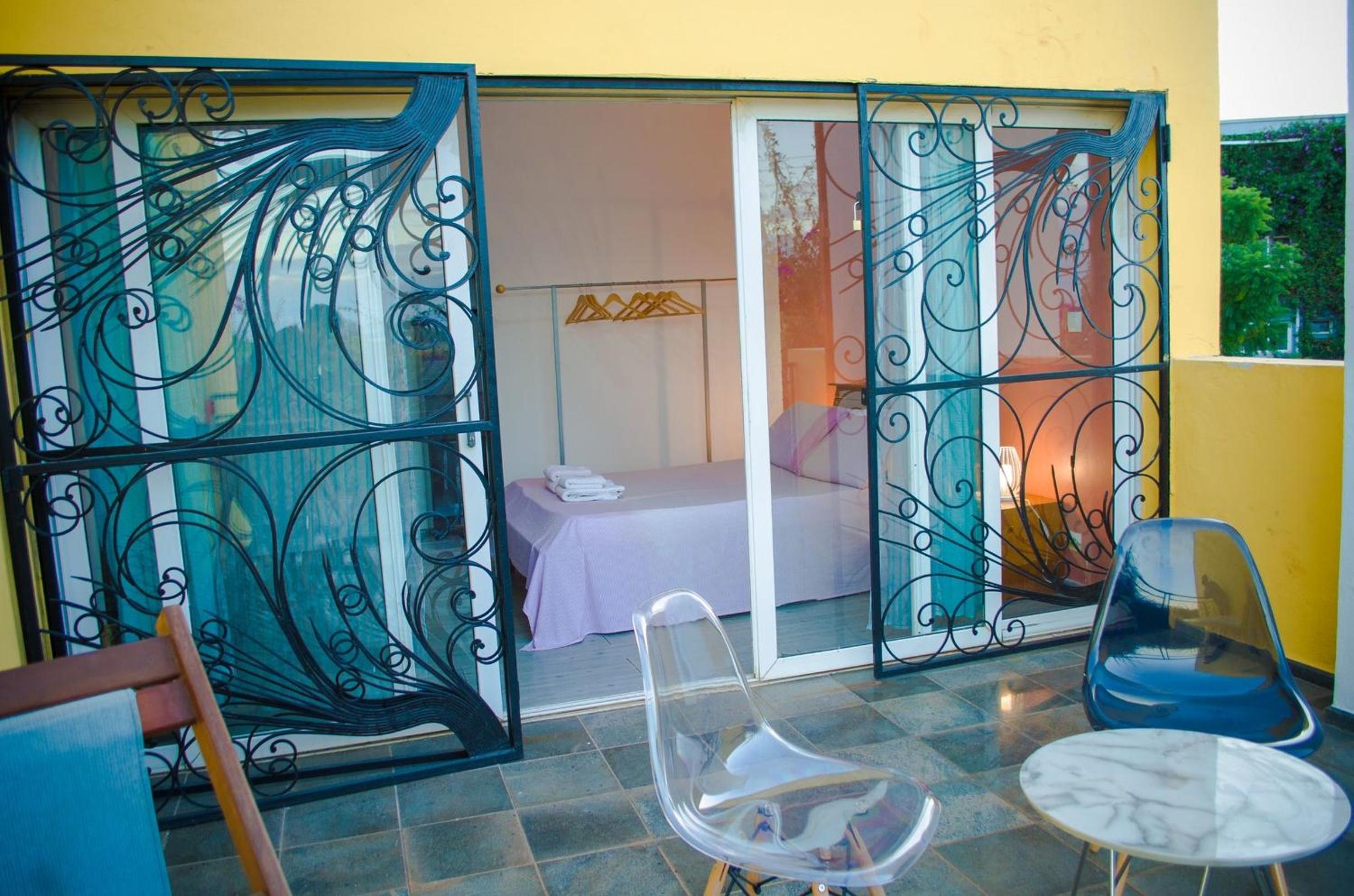 Room in Villa - The white-orange bedroom with a pleasant view overlooking the lake