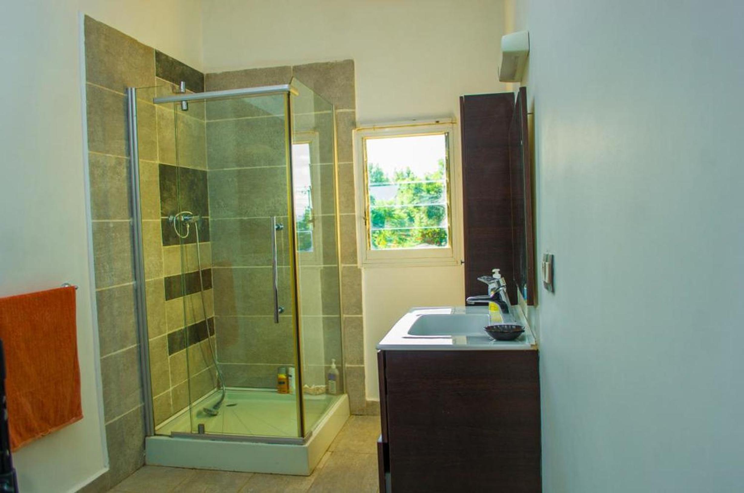 Room in Villa - The white-orange bedroom with a pleasant view overlooking the lake