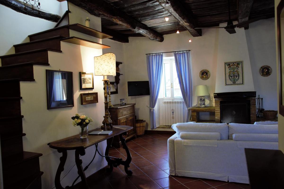 Sui tetti del borgo photo 3