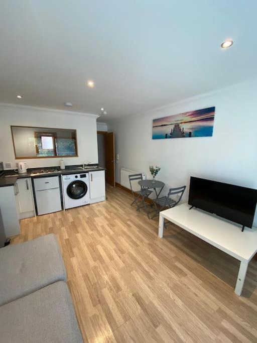 Apt 2 Cathedral & River view view 4