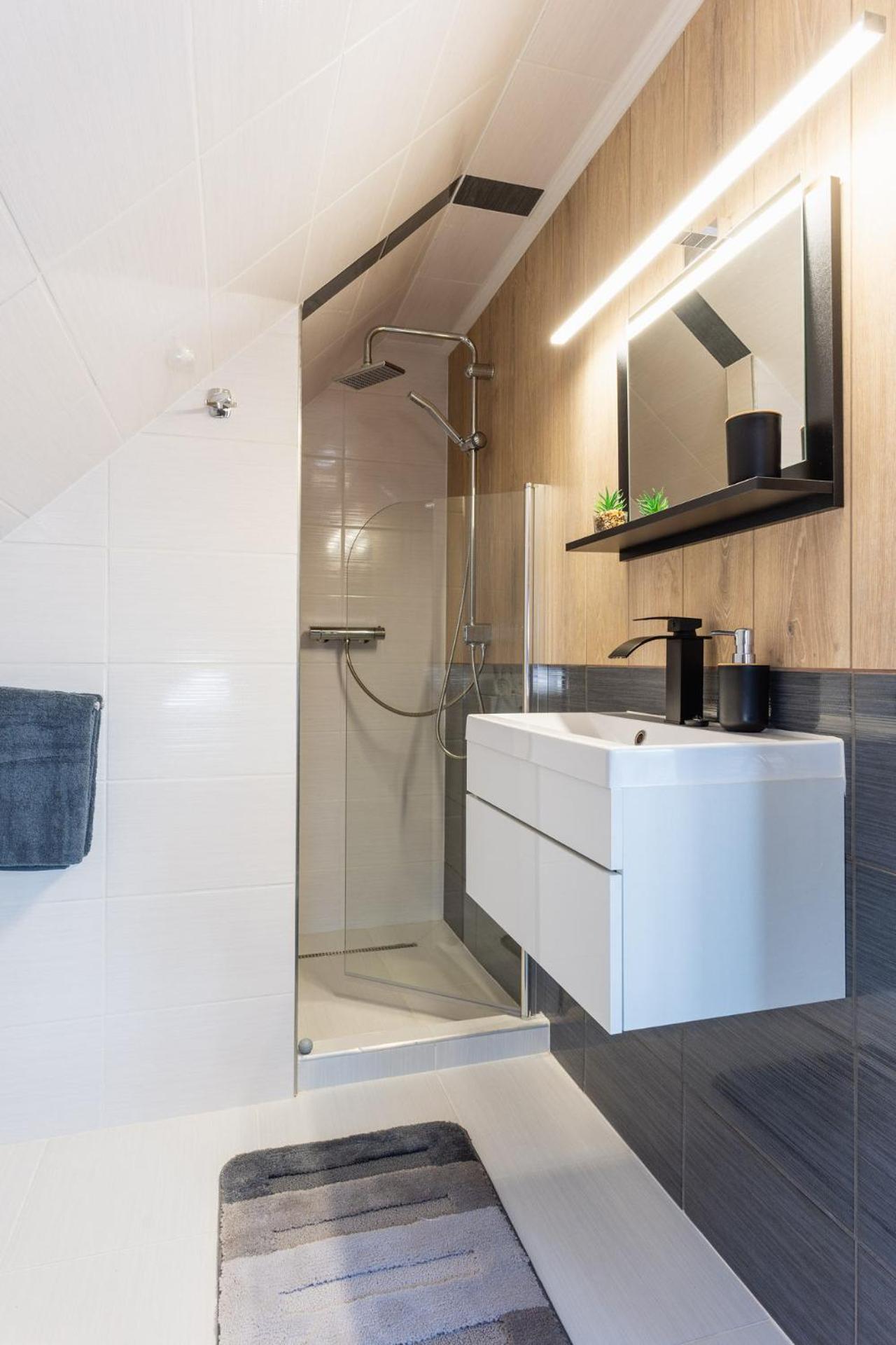 Rosé Apartments