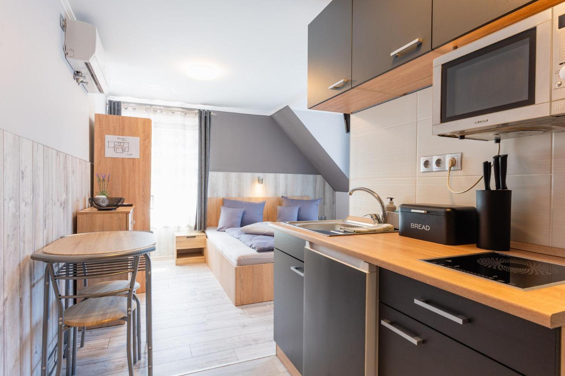 Rosé Apartments