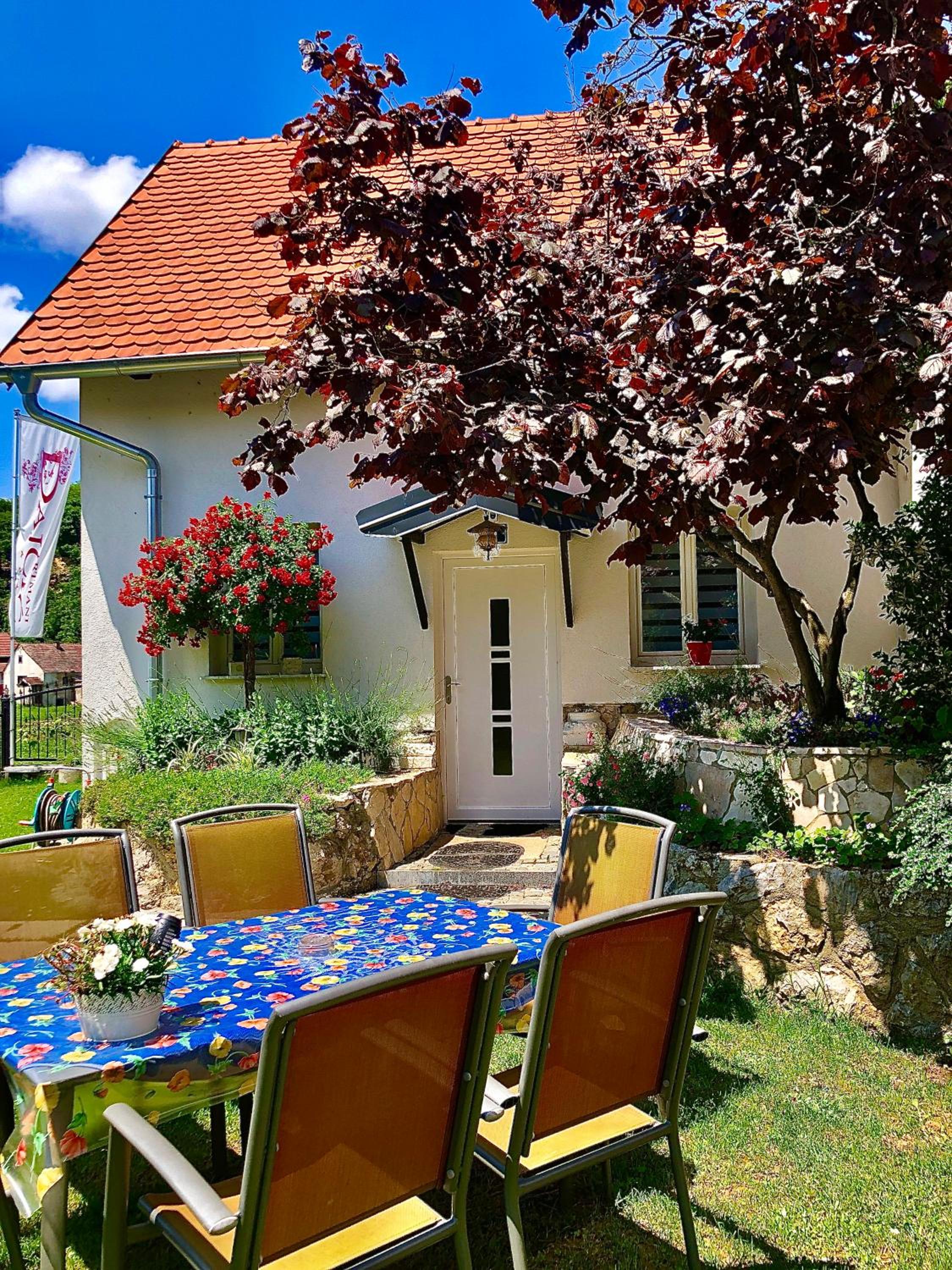 Apartments Dajčić
