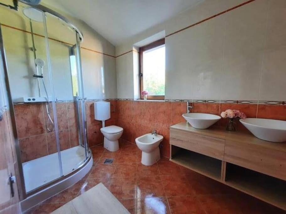 Holiday Home For 8 people, POOL + SEA view