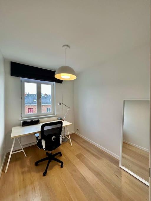 Sunny apartment @theater area
