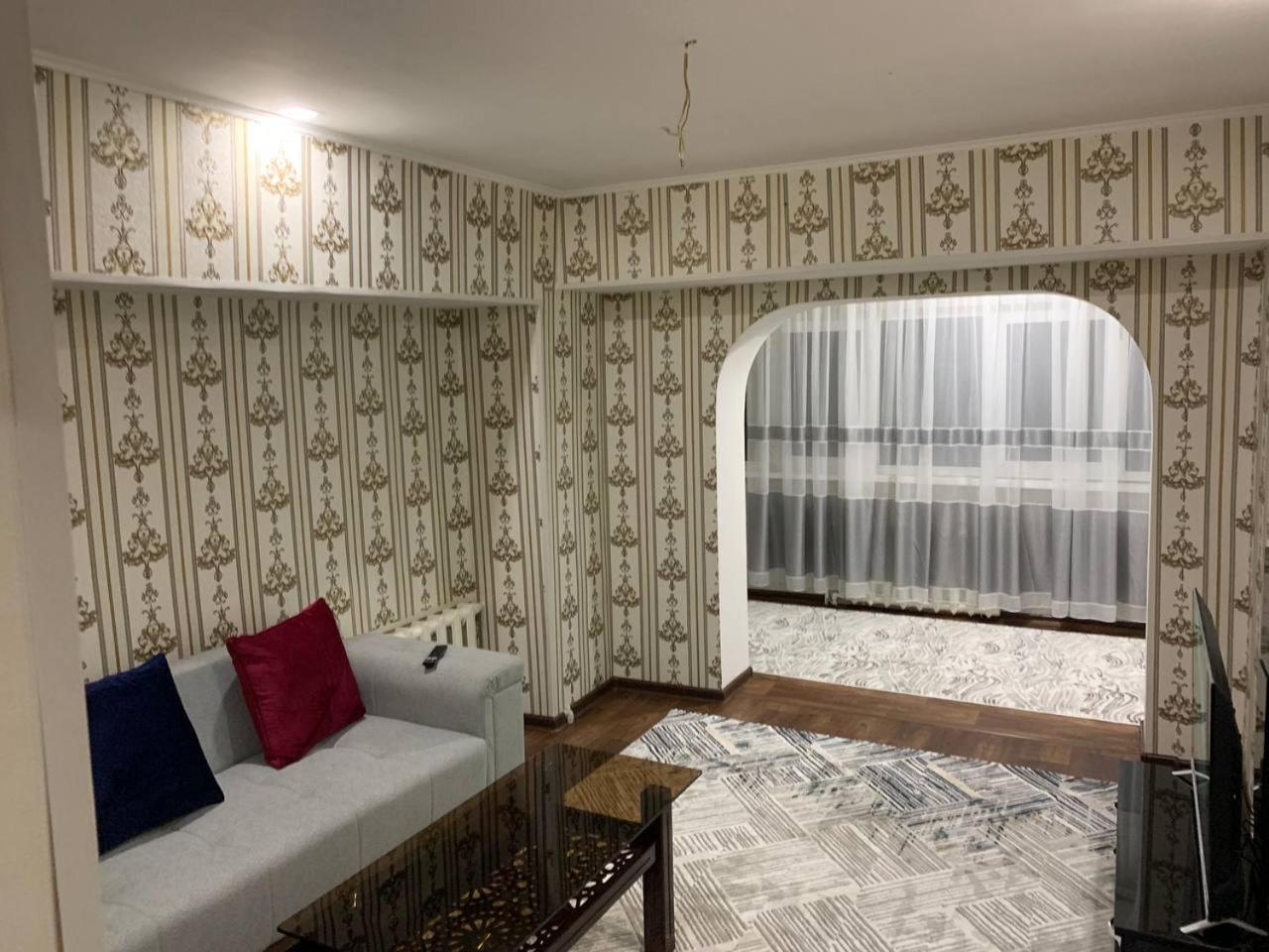 Charming 1-Bed Apartment in Tashkent view 3
