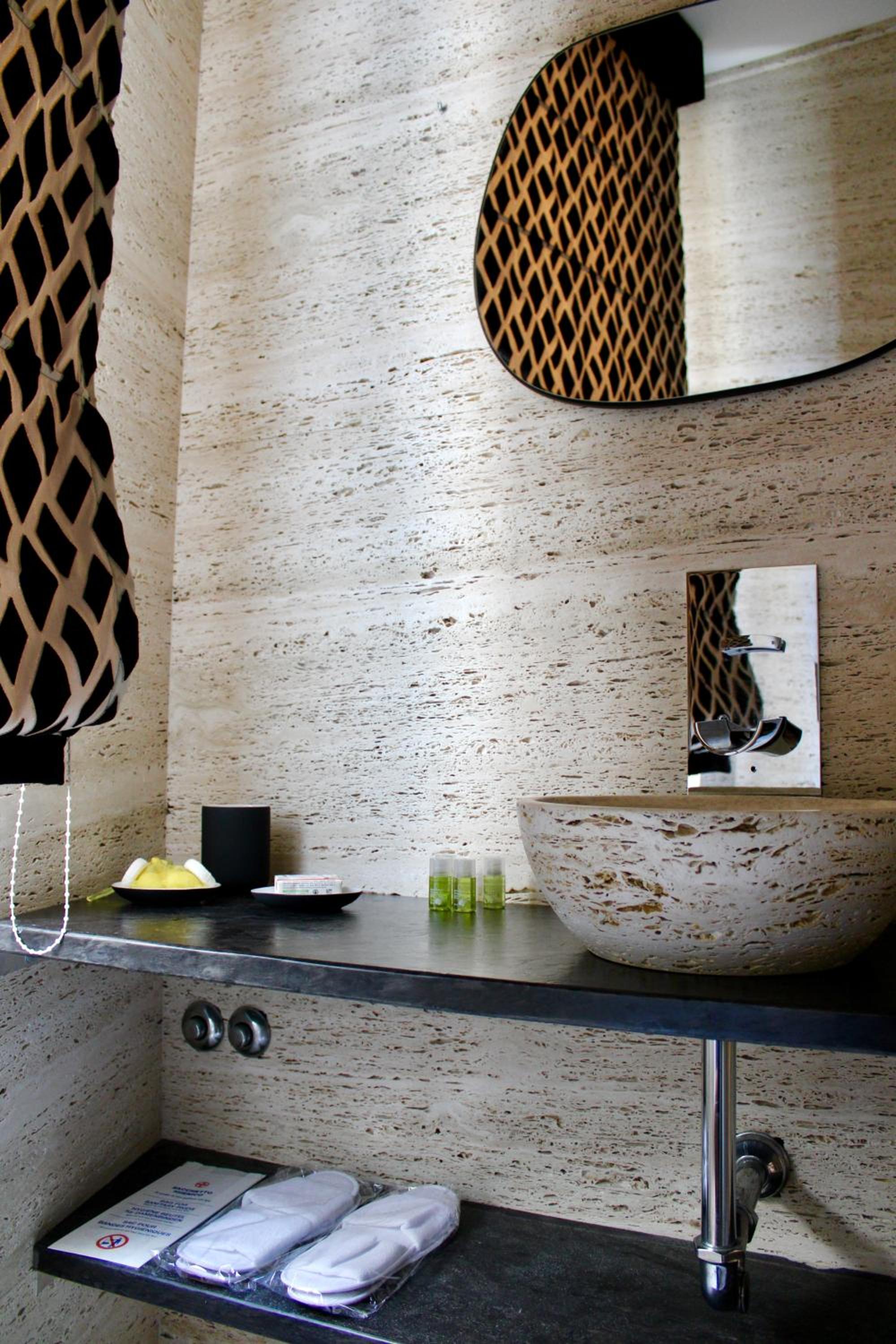 48 Fourty Eight Luxury Suites