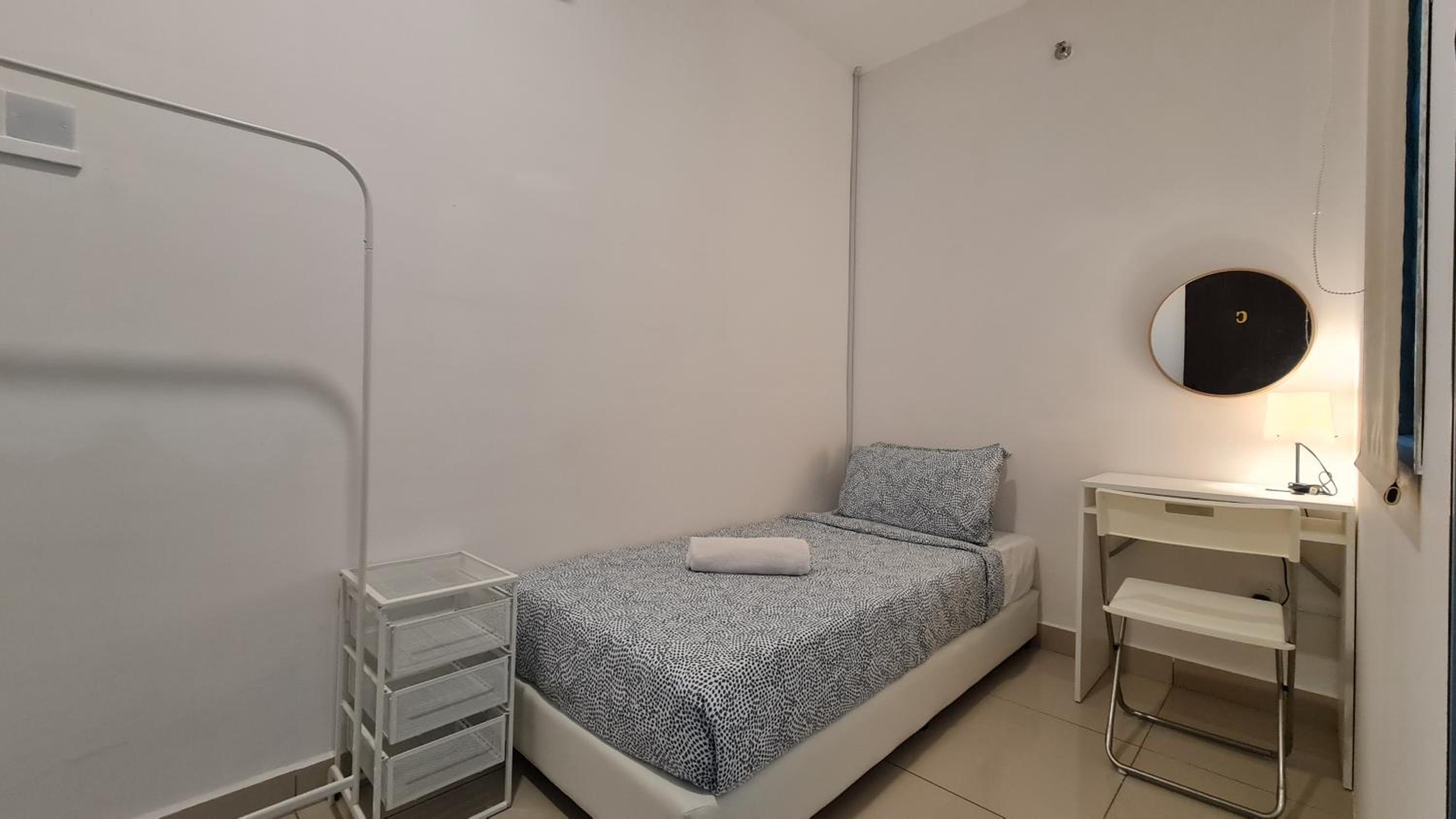 Rooms at Mansion One, Shared Apartment Only photo 6