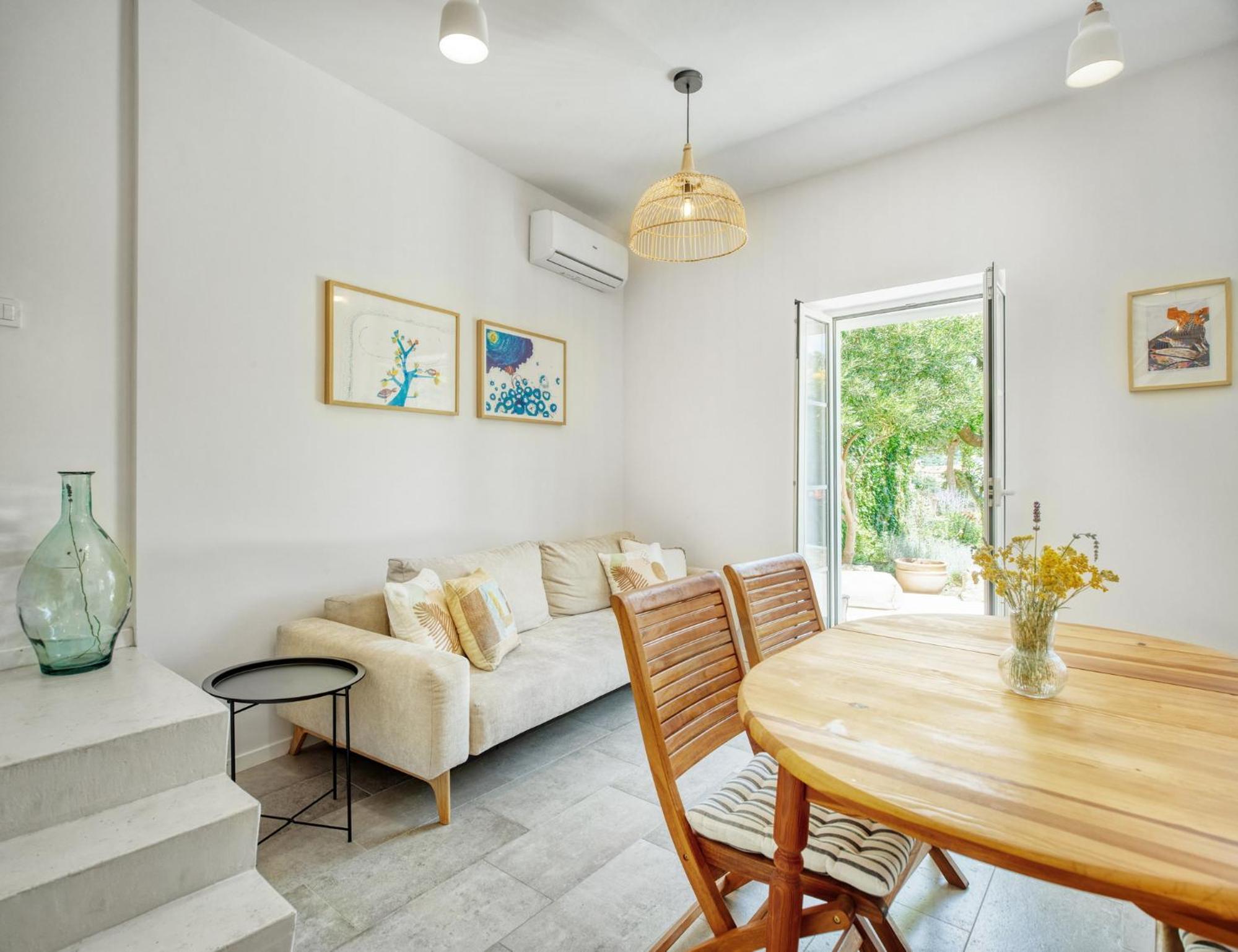 House Gajarda view 3