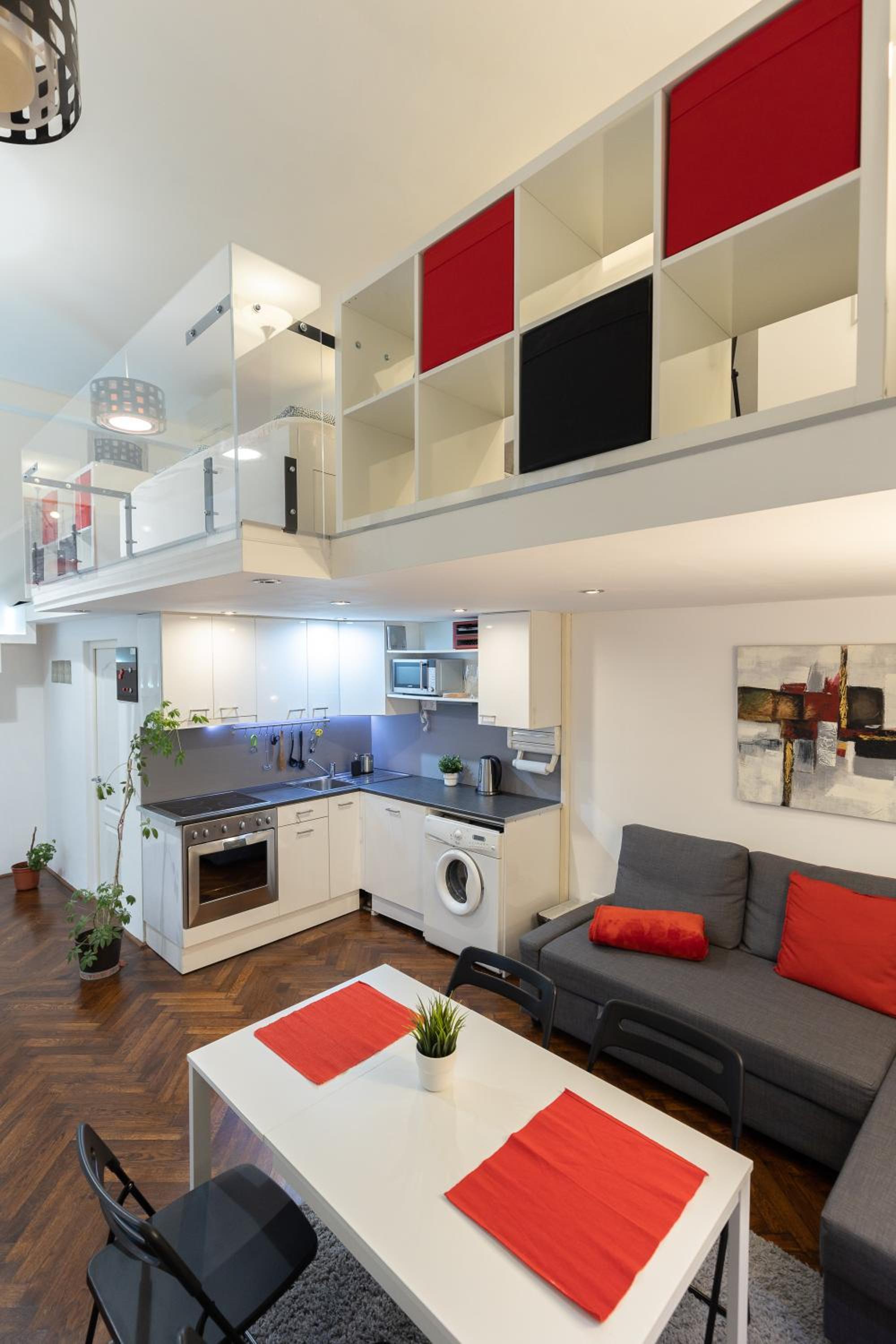 Bright & Shine Apartment