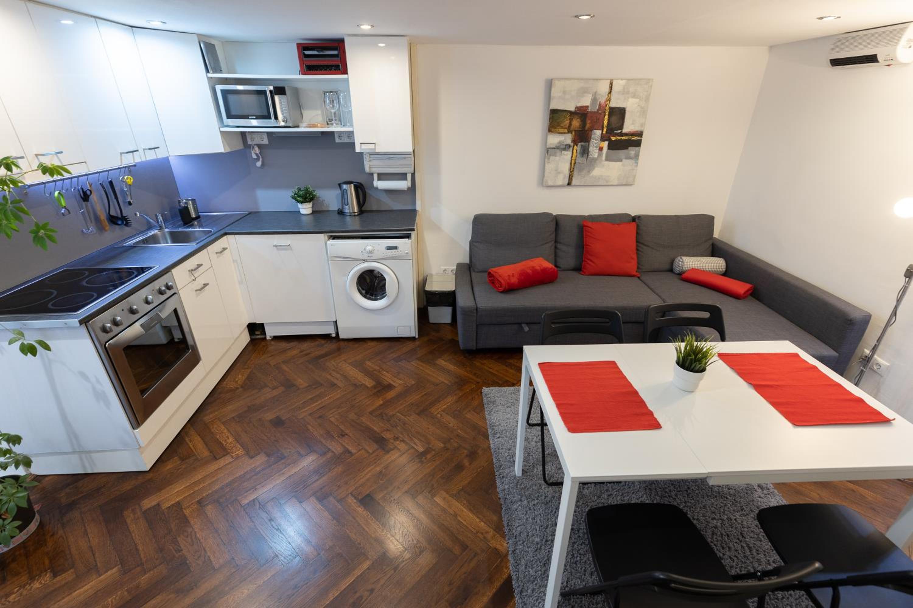 Bright & Shine Apartment