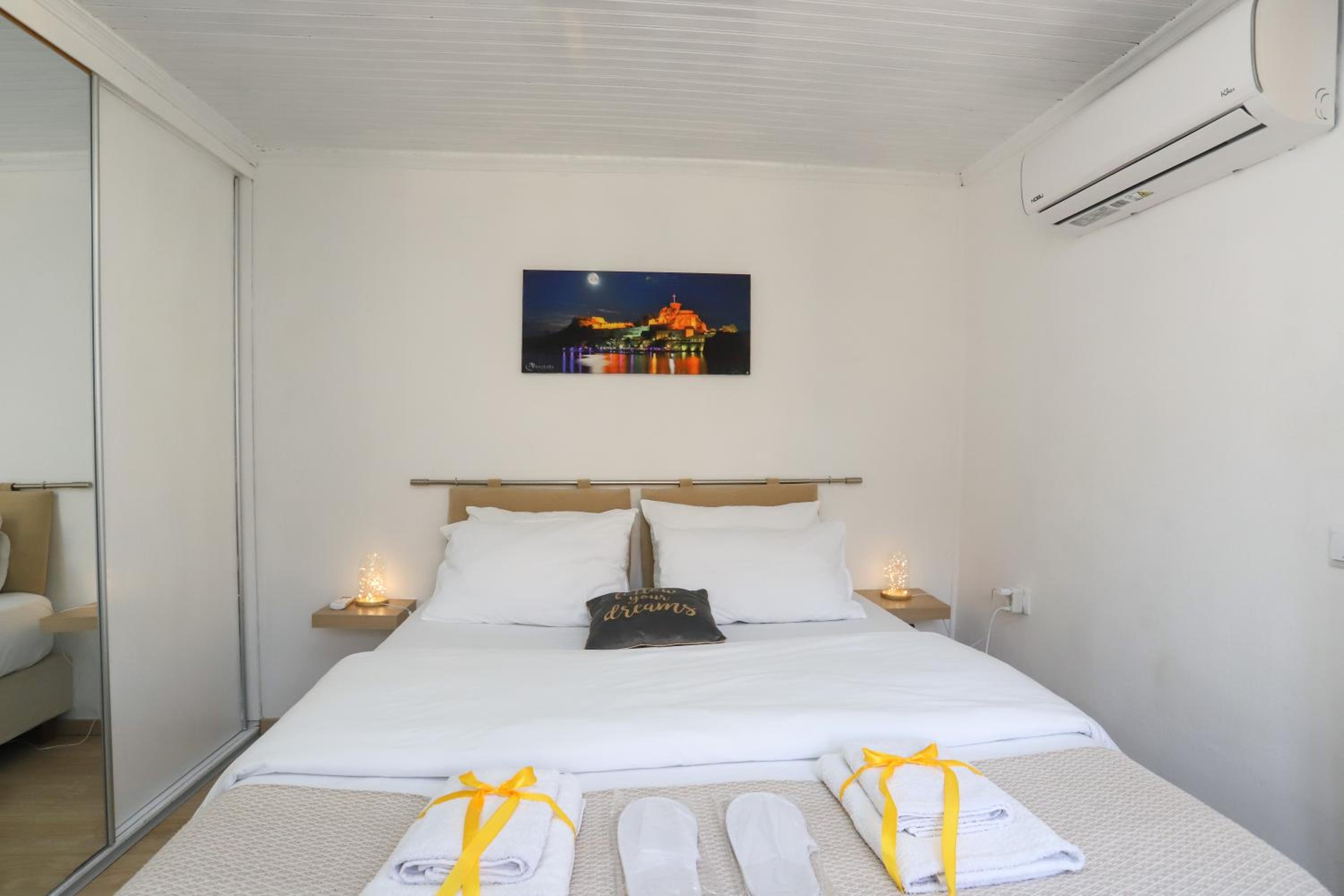 Corfu Port Home- City Centre Apartment view 5
