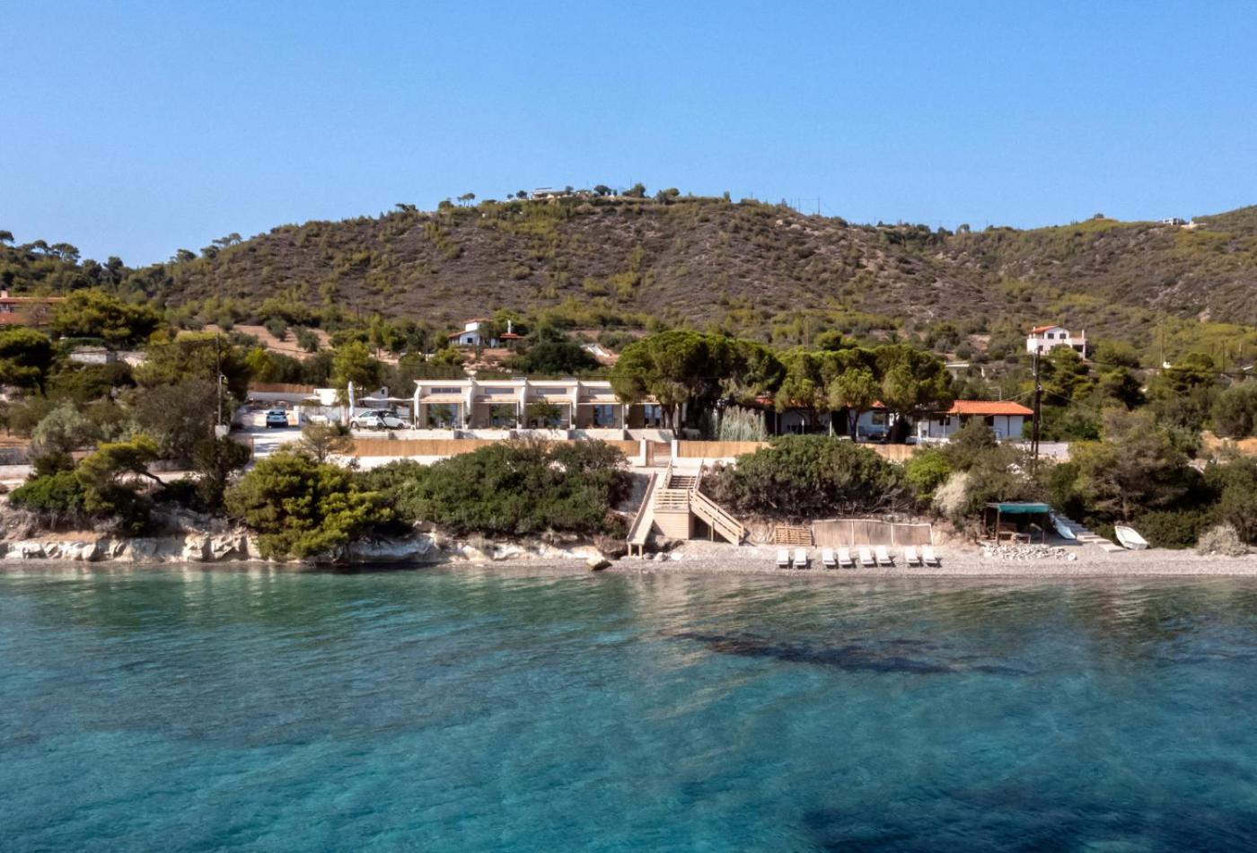 Hotel Villa Aura Loutraki - Image 1