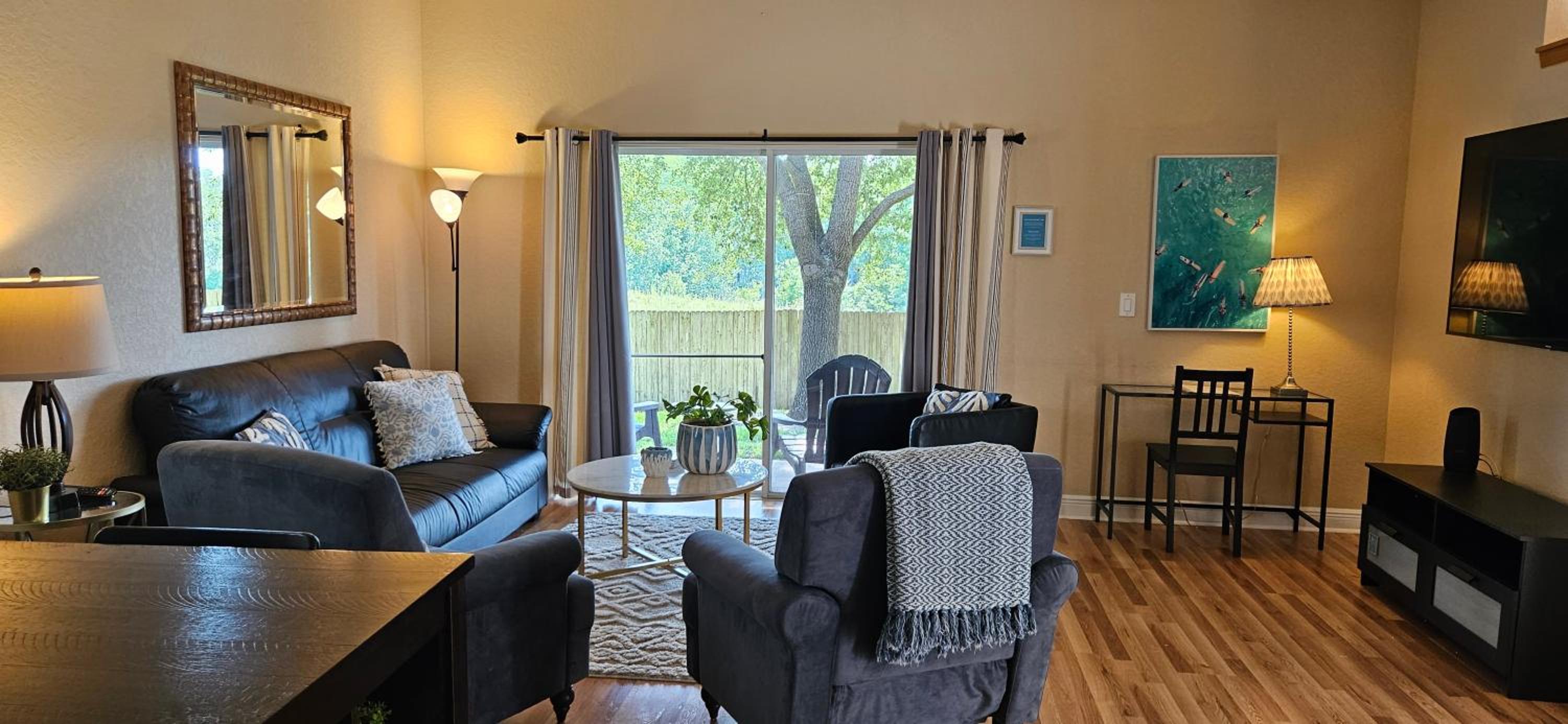 Beautiful Gated Town house 12 miles from Disney view 5