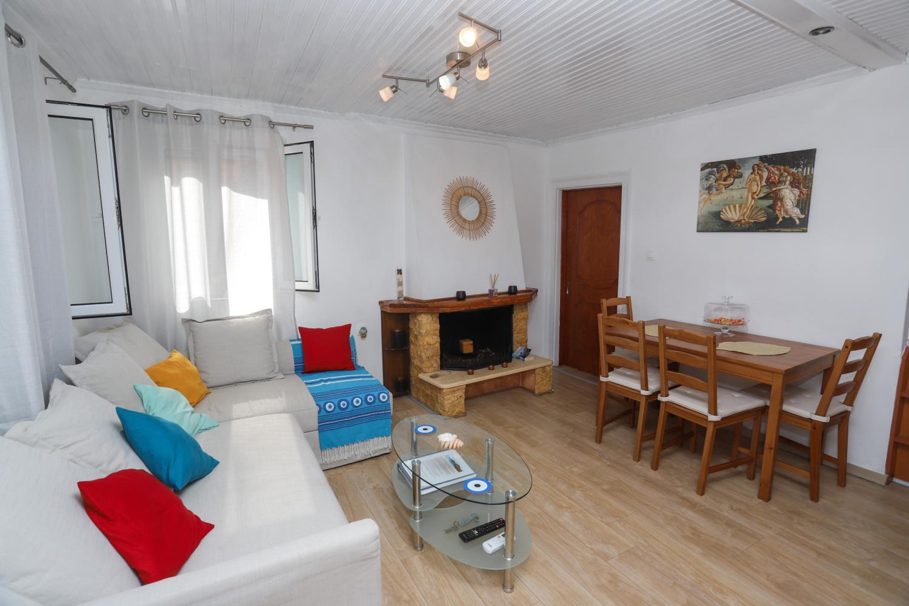 Corfu Port Home- City Centre Apartment view 3