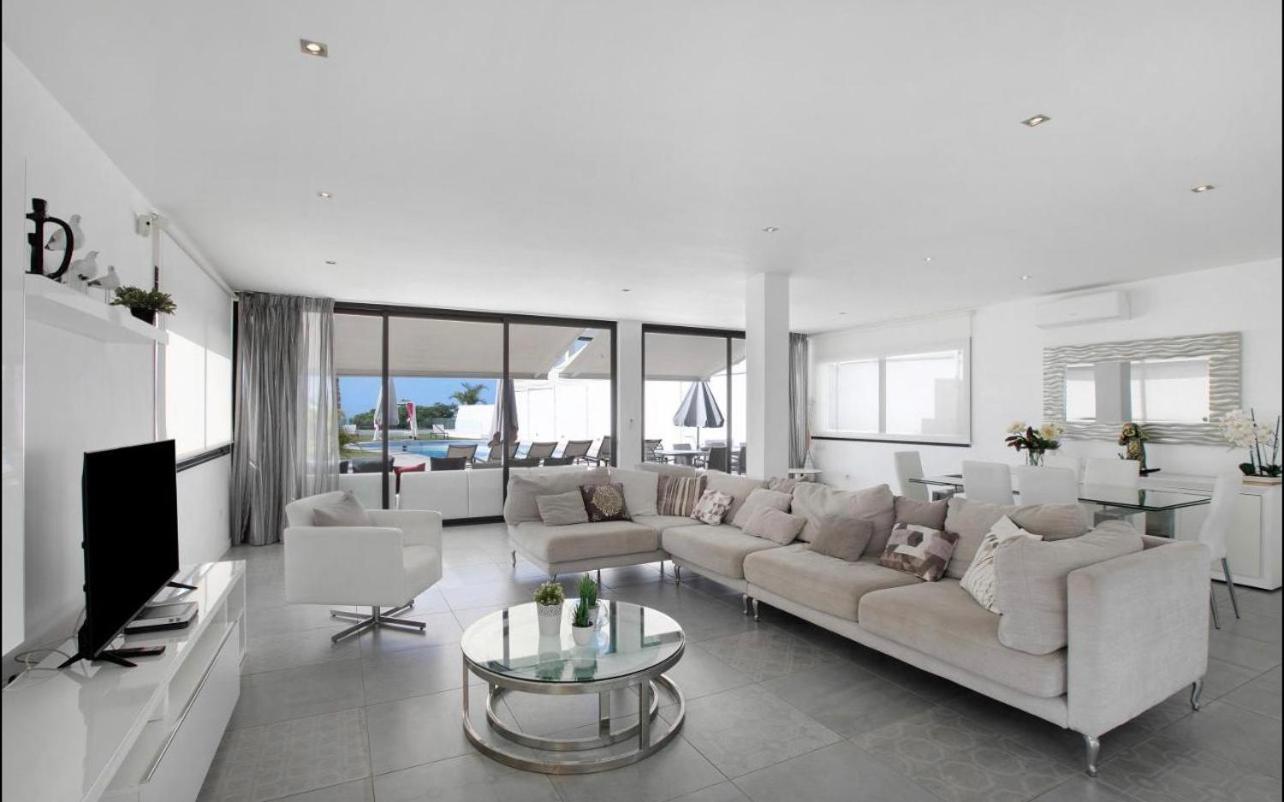 KARAT Villa Esmeralda