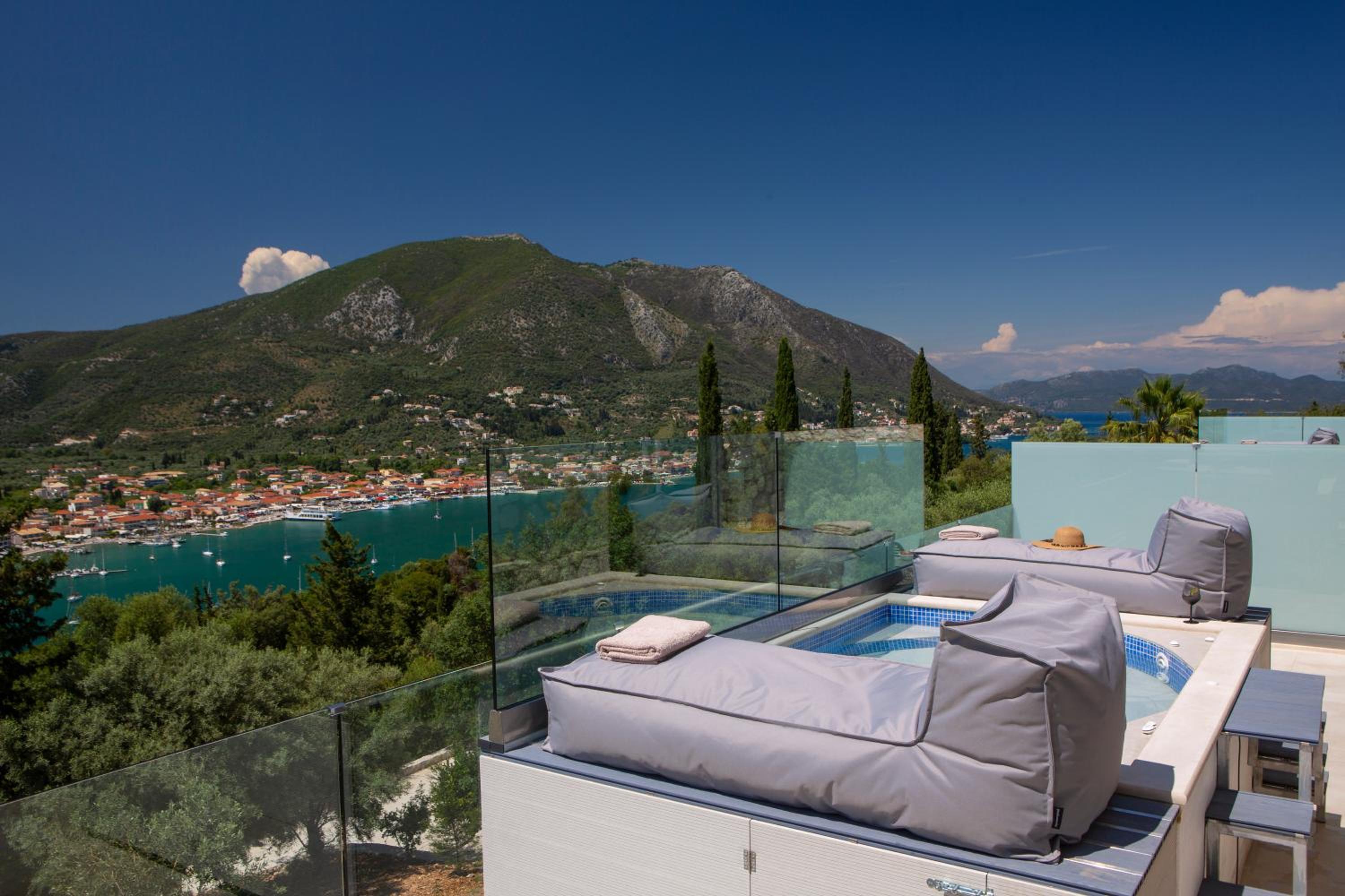 MAJESTIC VILLAS