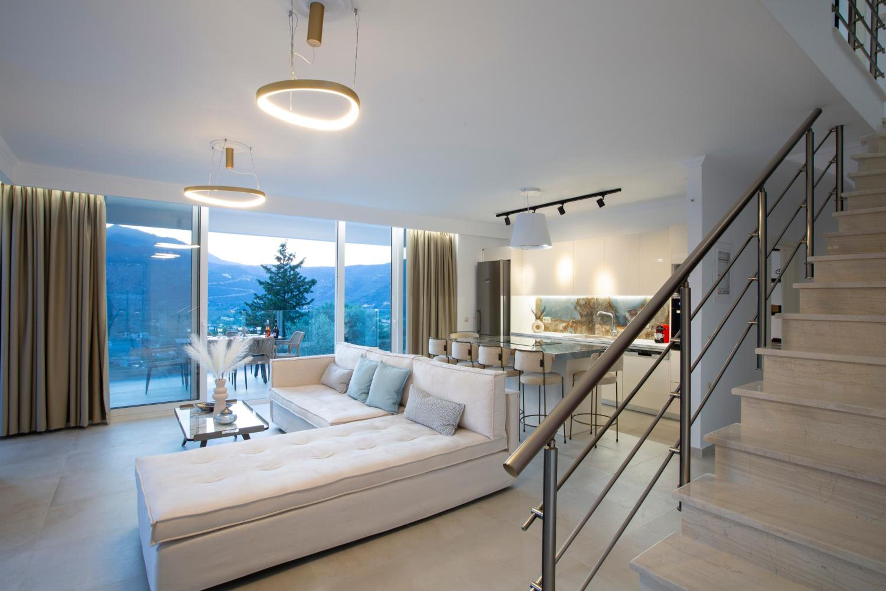MAJESTIC VILLAS