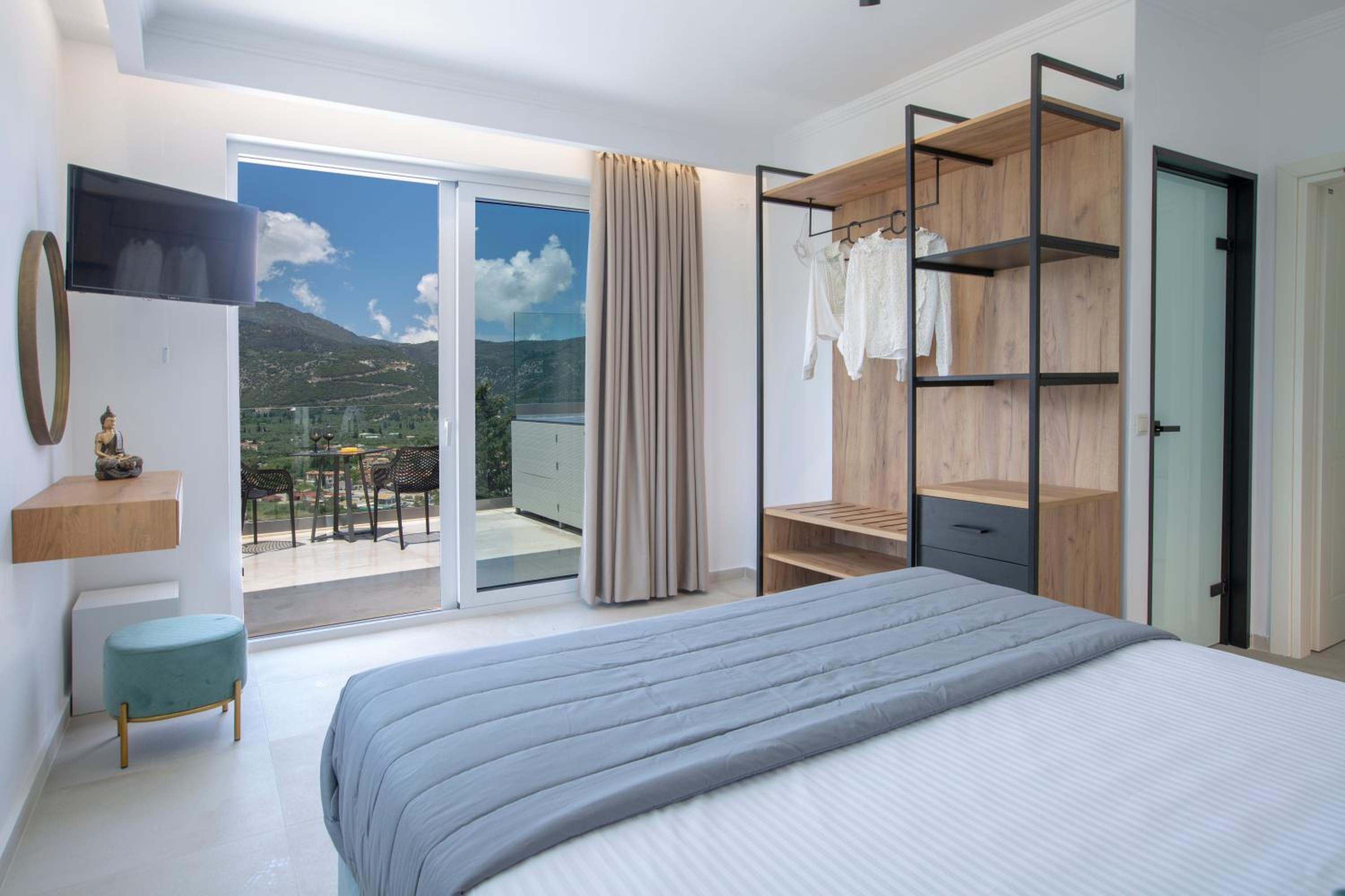 MAJESTIC VILLAS