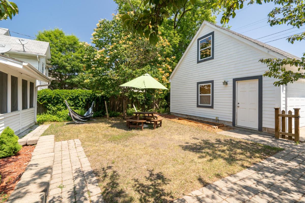 Minneapolis / St Paul Vacations - Linden Hills Luxury Charmer - Property Image 9