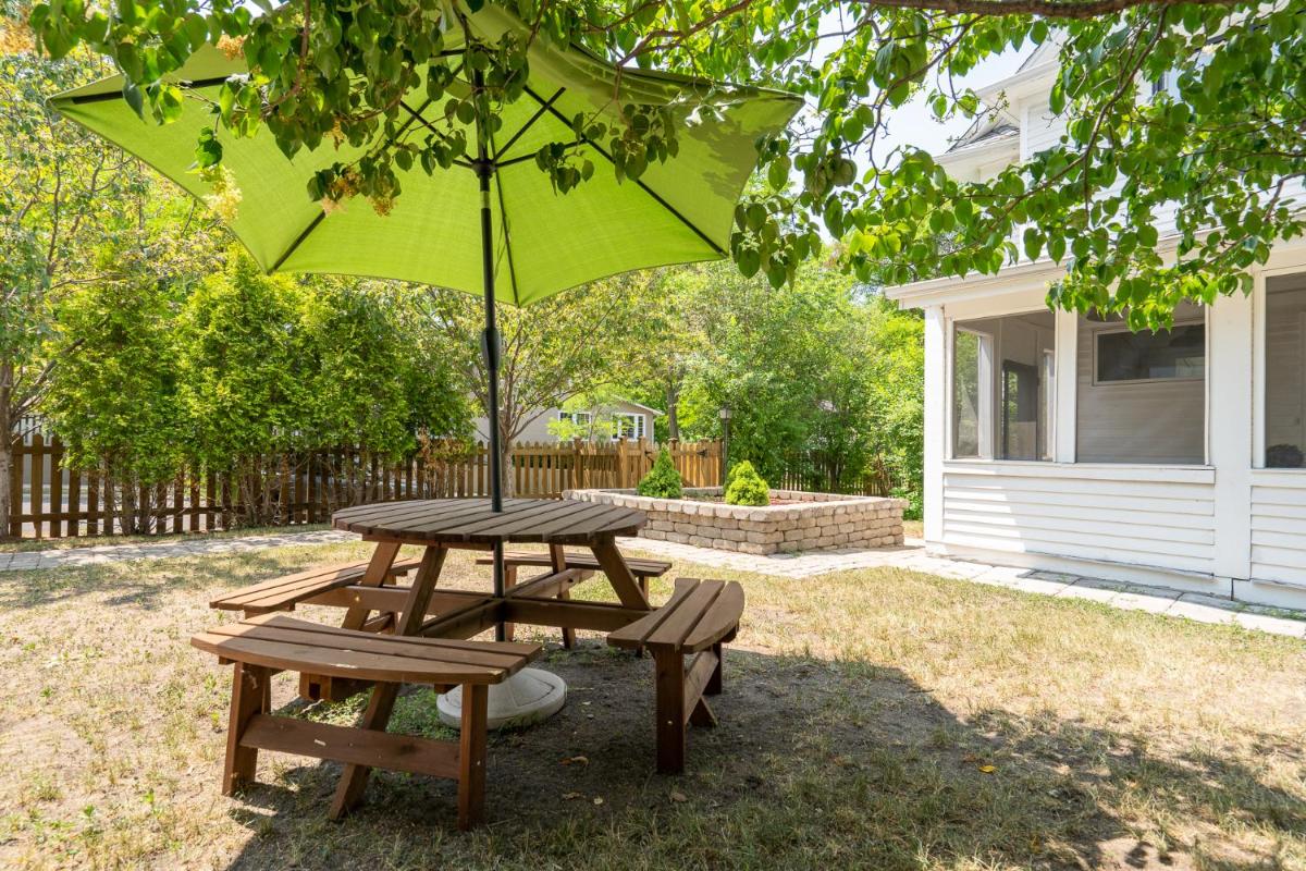 Minneapolis / St Paul Vacations - Linden Hills Luxury Charmer - Property Image 8