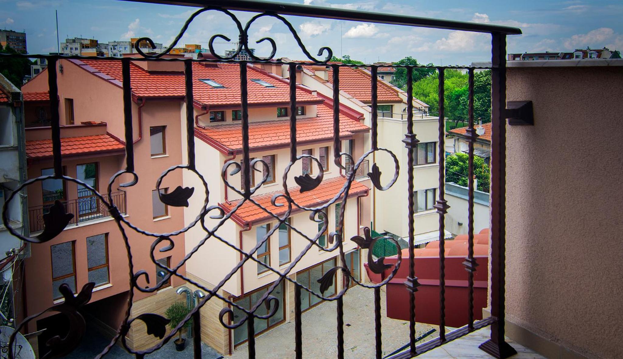 Odrys Apartments