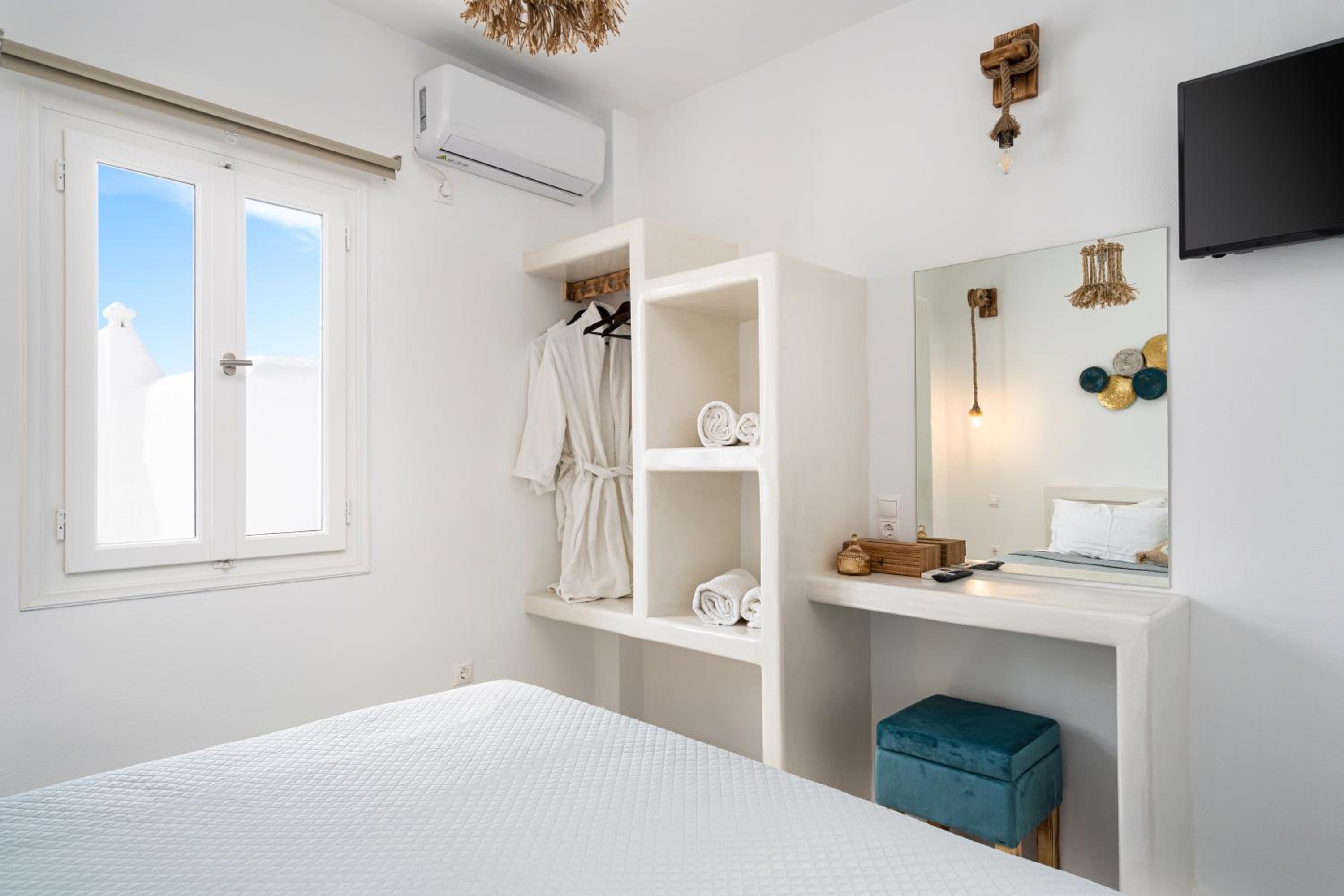 Hebe Parian Living - Naousa Apartments by Iris Hotel view 4
