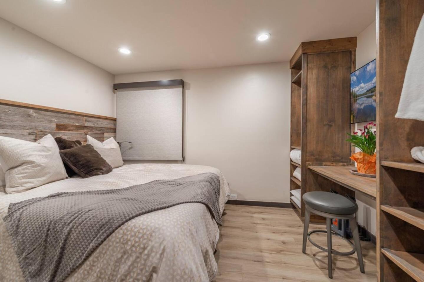 Lake Tahoe Vacations - Northstar Resort True Ski In Ski Out Year-Round Hot Tubs Book on Your Mobile for Promo Price - Property Image 34