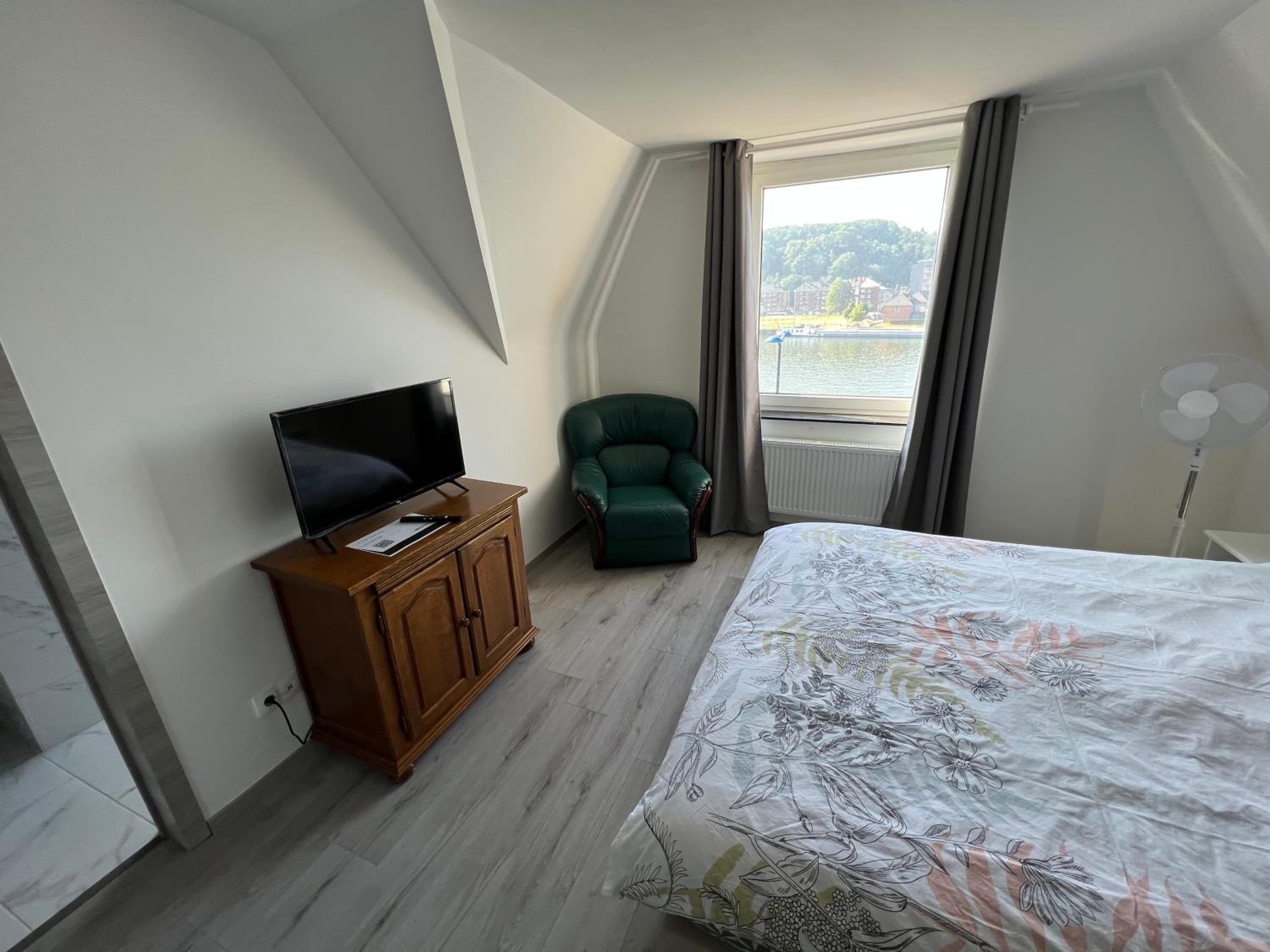 Riverbank Guest House
