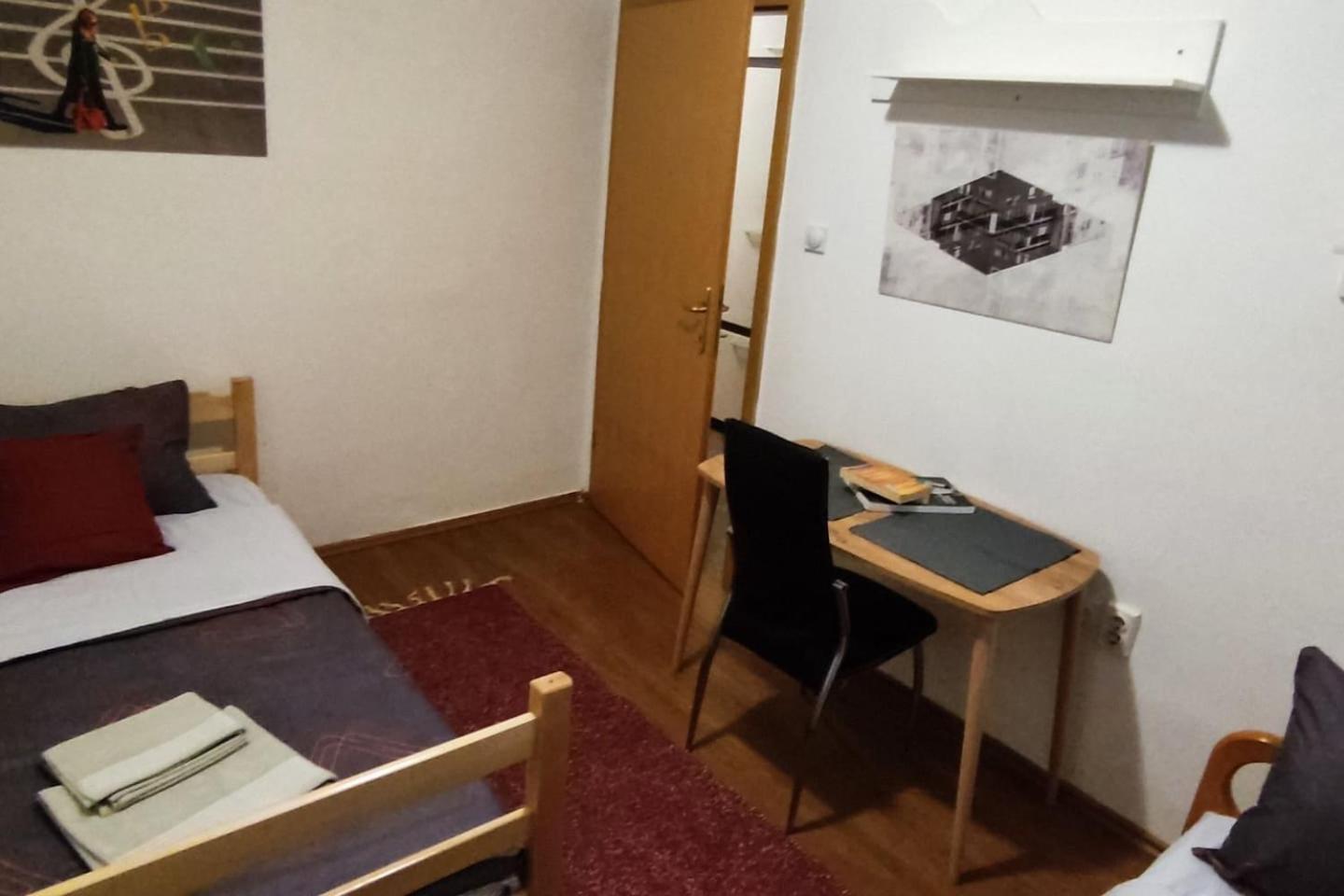 Photo 19