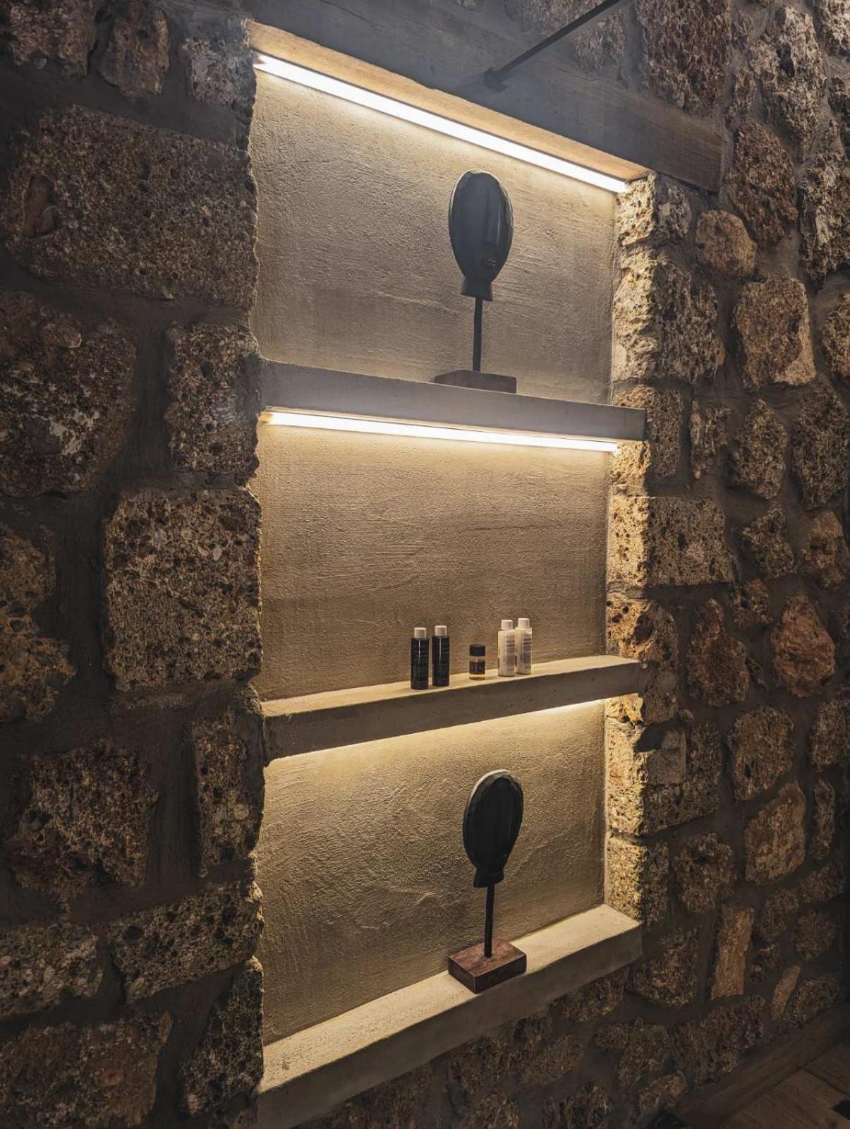 Three Dots Boutique Suites view 3