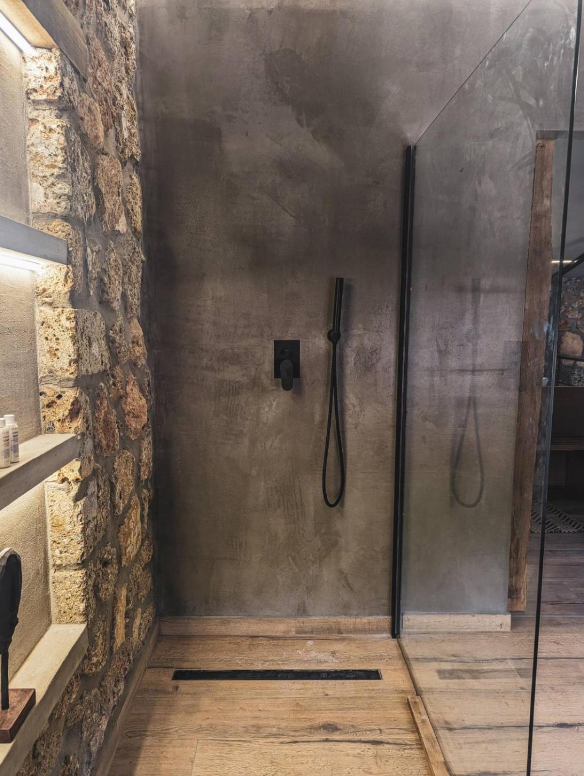 Three Dots Boutique Suites view 2