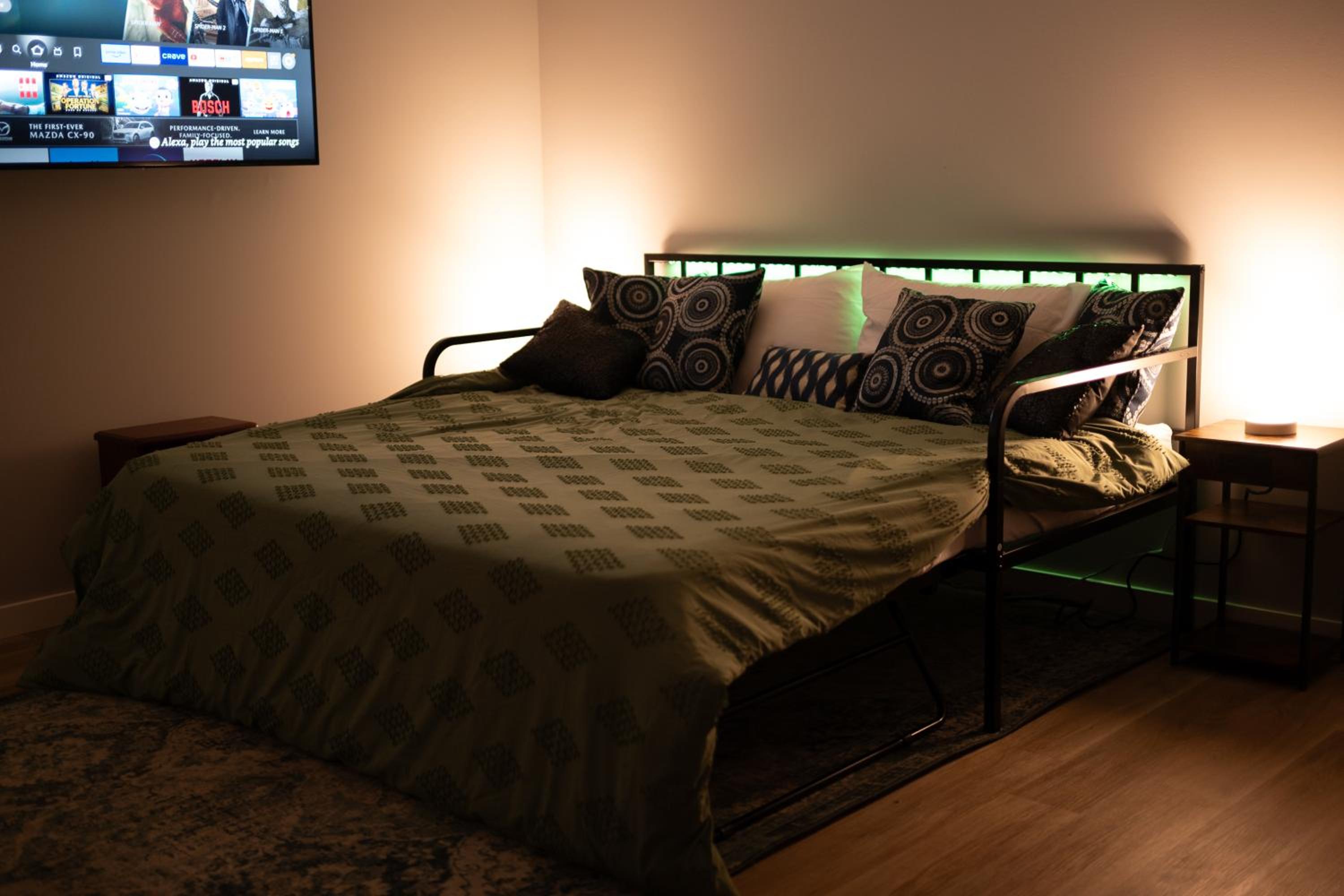 Kid & Pet Friendly Walkout BSMT 90 mins to Banff and 30 mins to Downtown Calgary