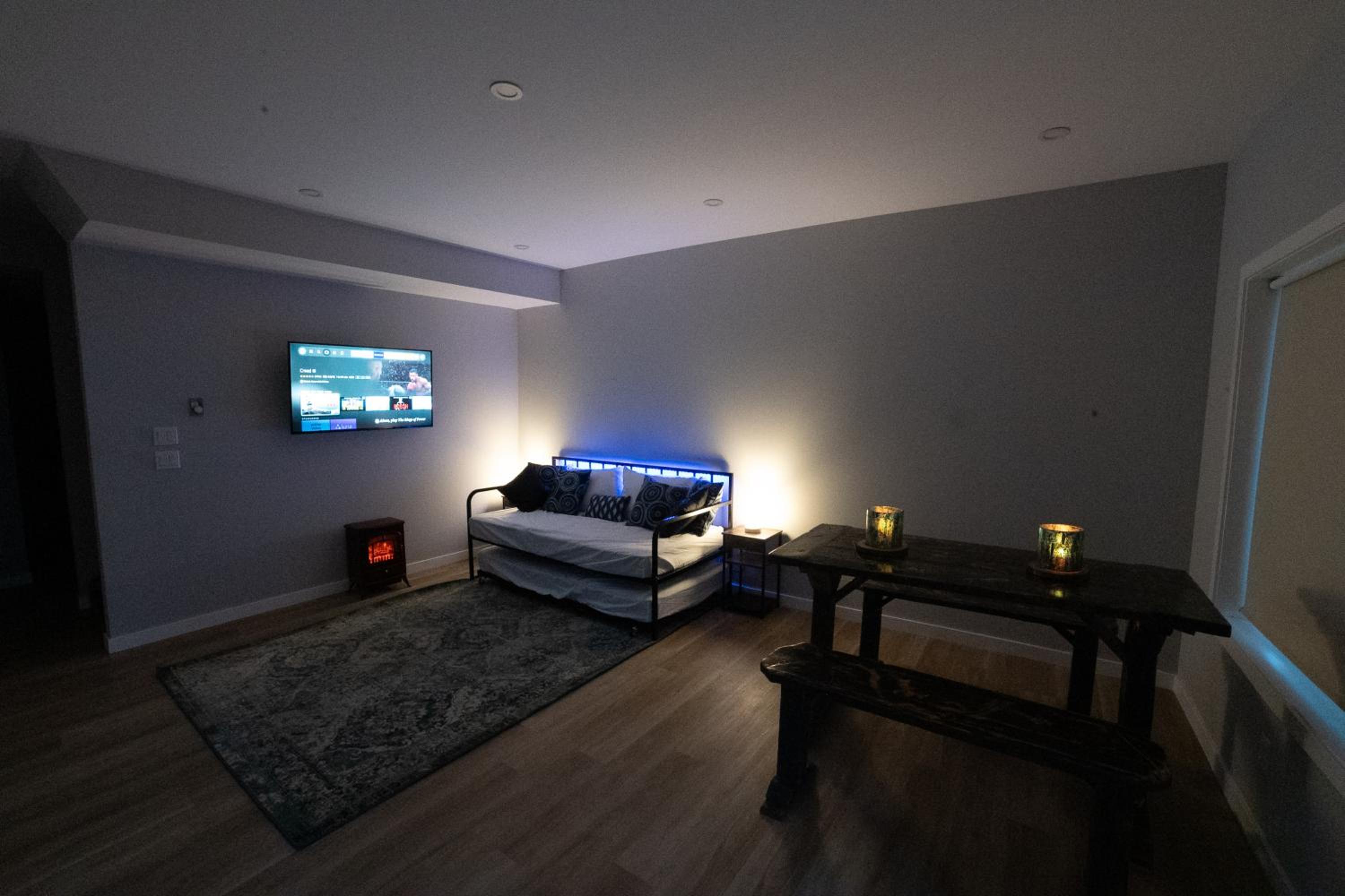 Kid & Pet Friendly Walkout BSMT 90 mins to Banff and 30 mins to Downtown Calgary
