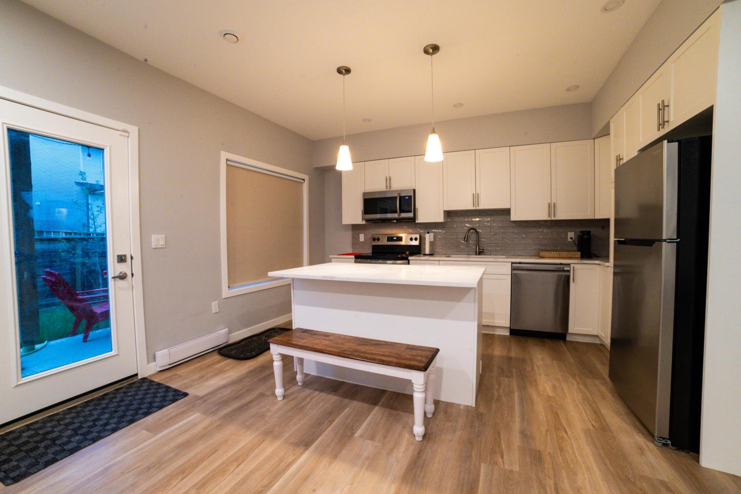 Kid & Pet Friendly Walkout BSMT 90 mins to Banff and 30 mins to Downtown Calgary